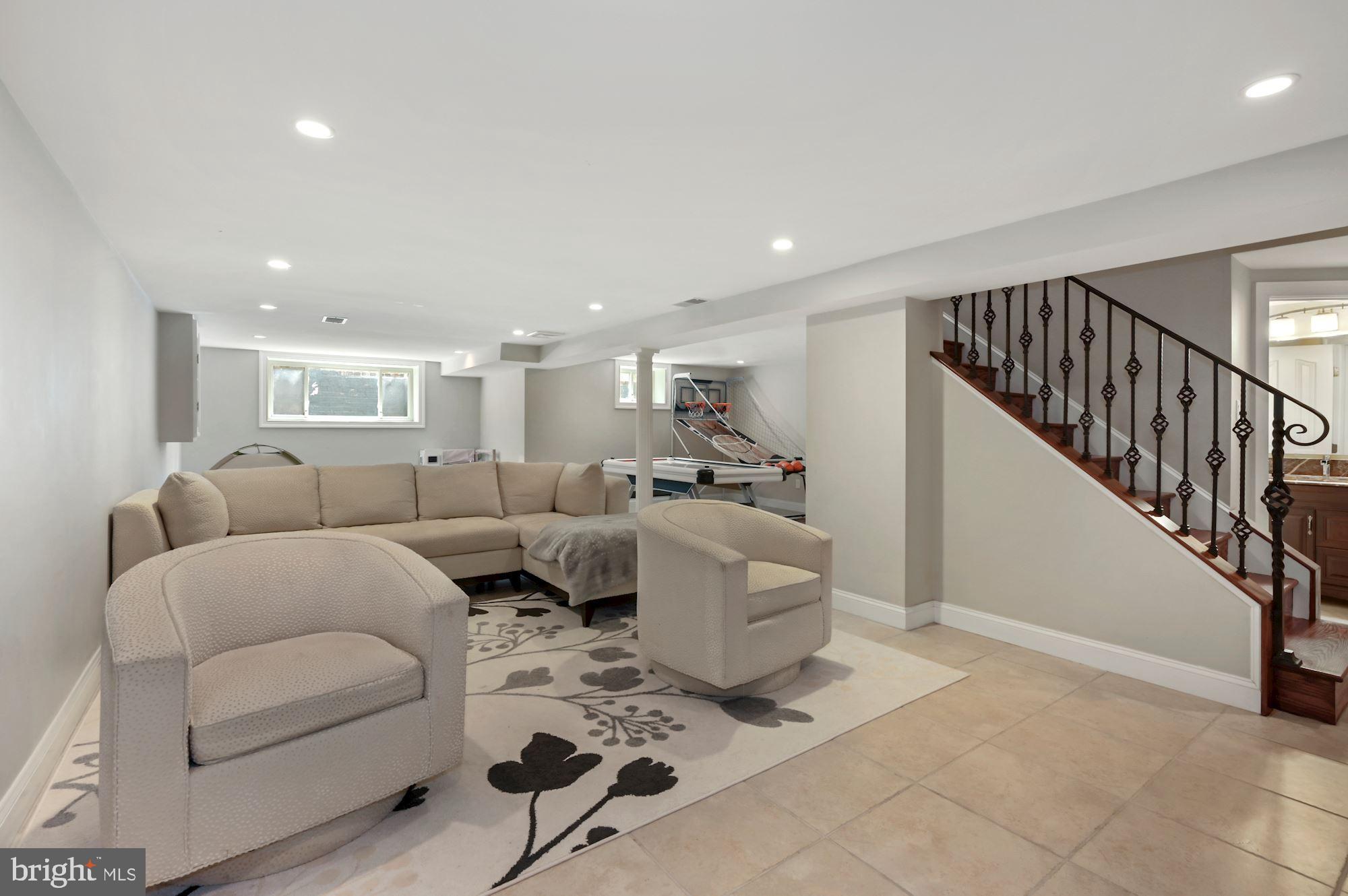 BRADLEY WOODS - Residential Lease