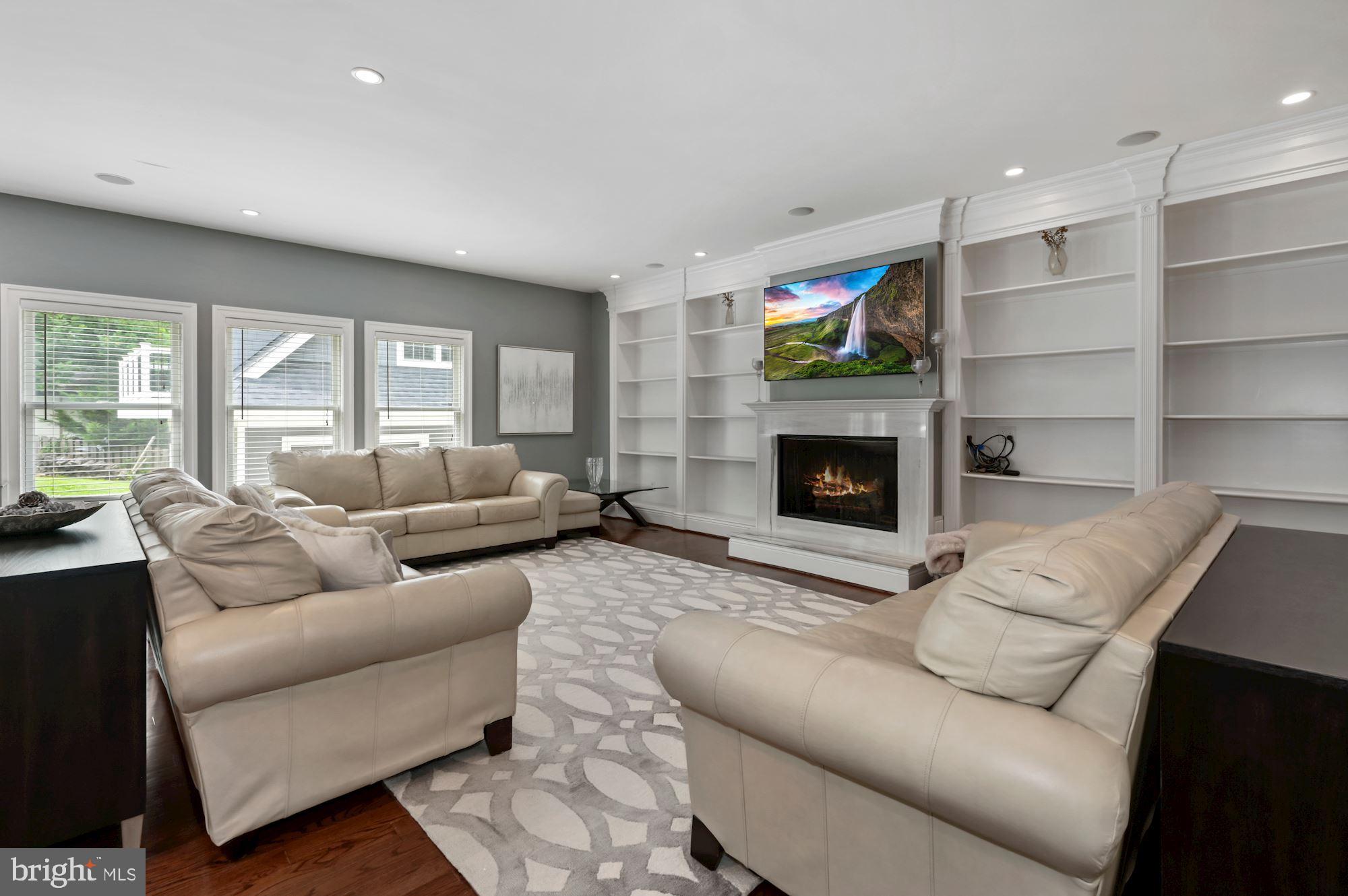 BRADLEY WOODS - Residential Lease