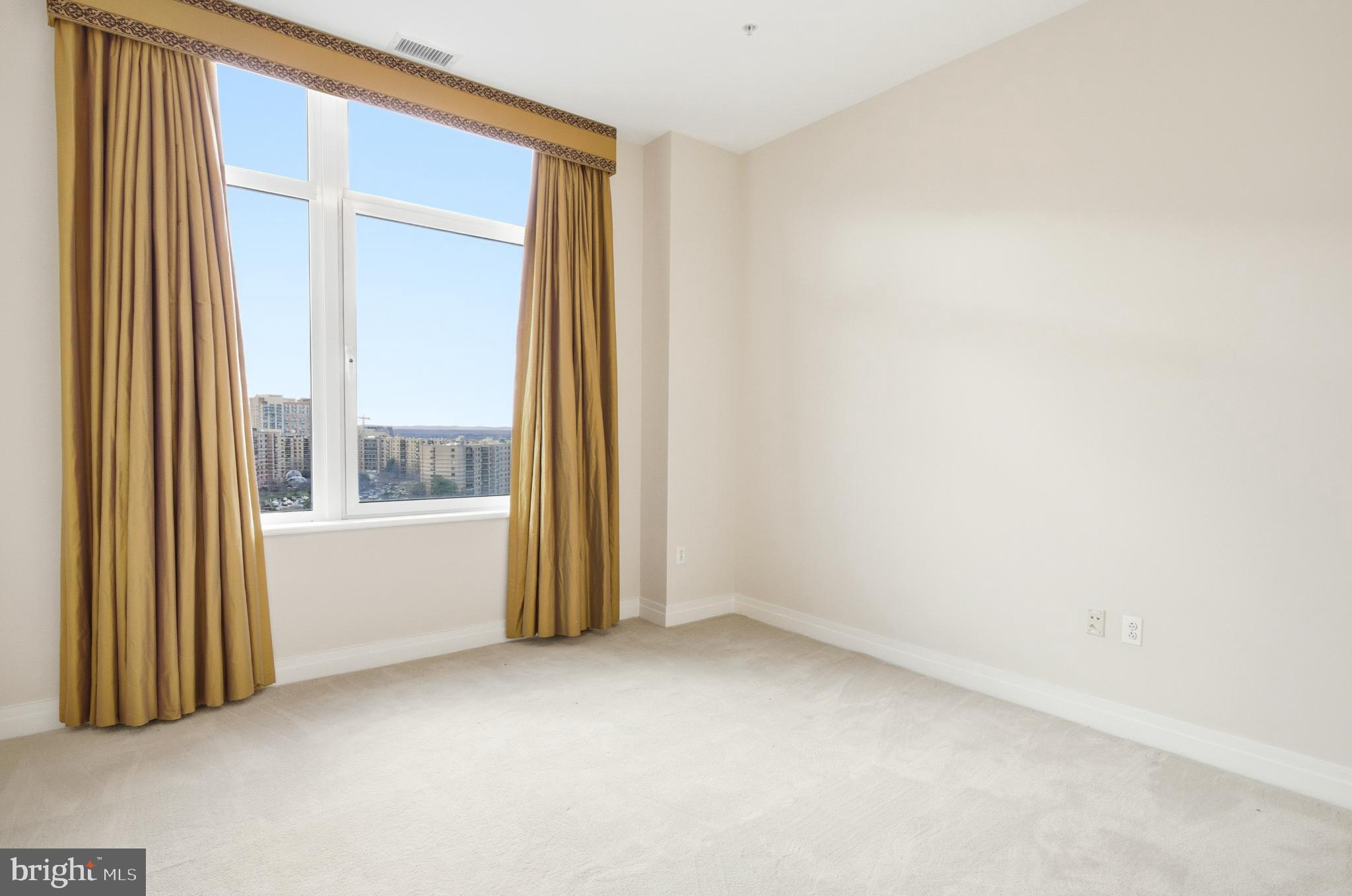 ONE PARK CREST - Residential Lease