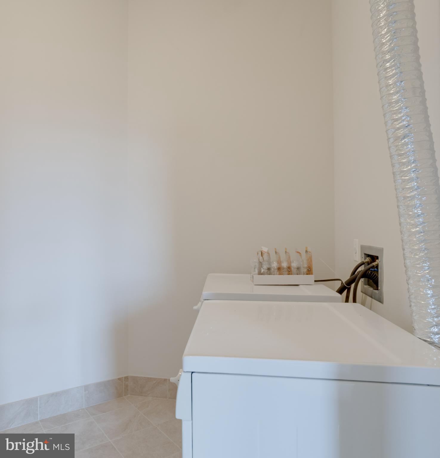 ONE PARK CREST - Residential Lease