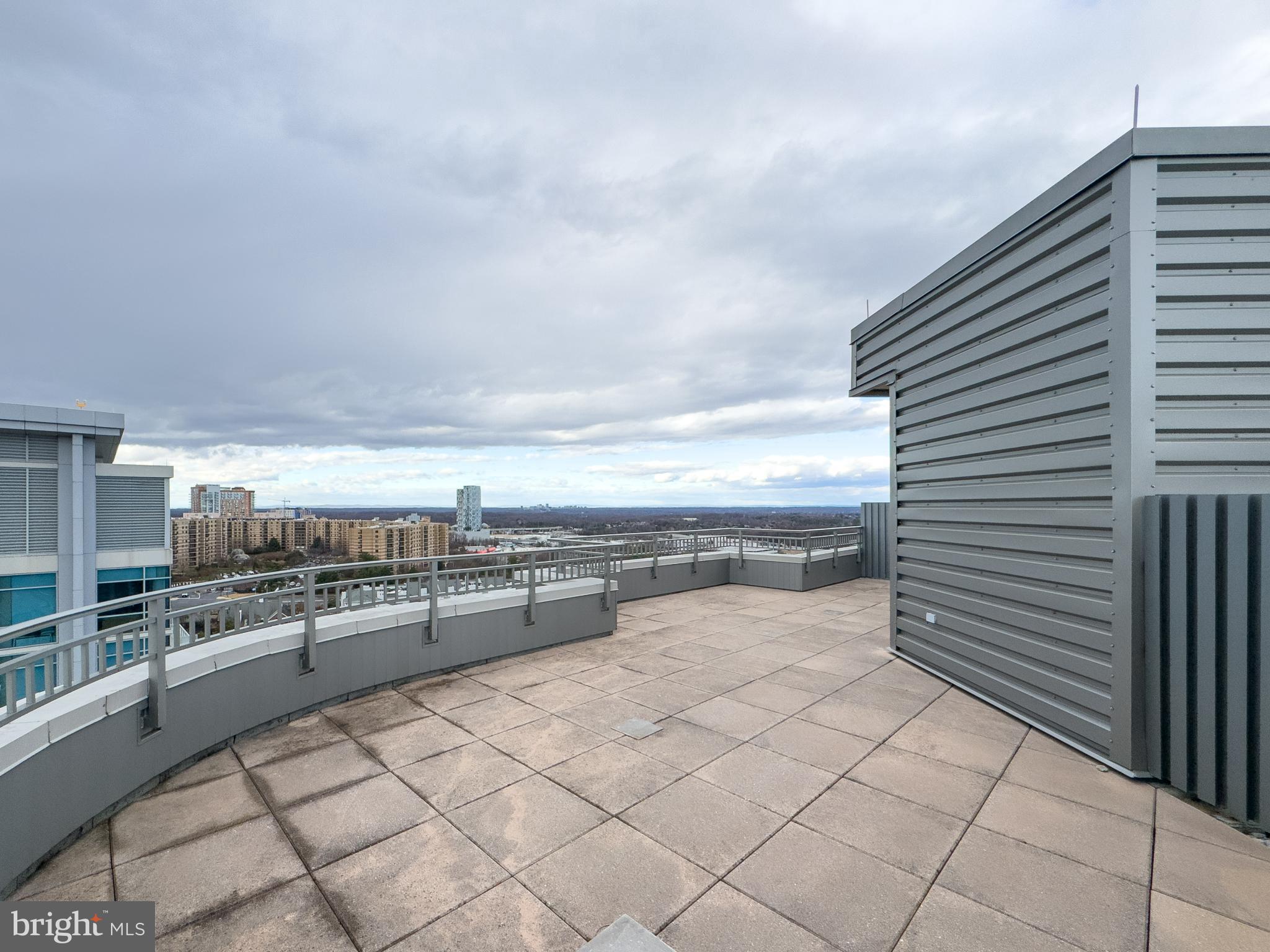 ONE PARK CREST - Residential Lease