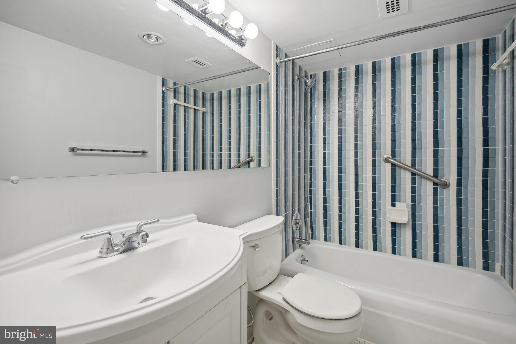 THE RIVIERA OF CHEVY CHASE - Residential