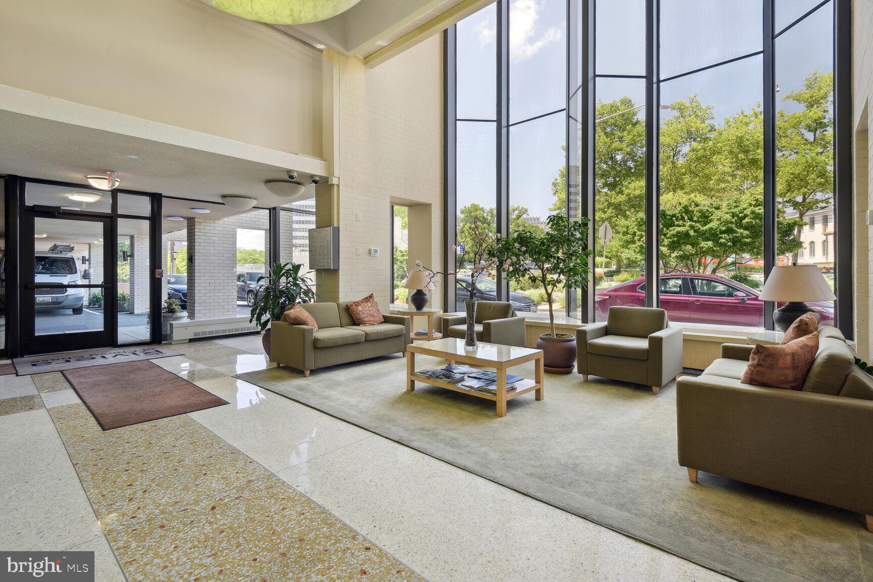 THE RIVIERA OF CHEVY CHASE - Residential