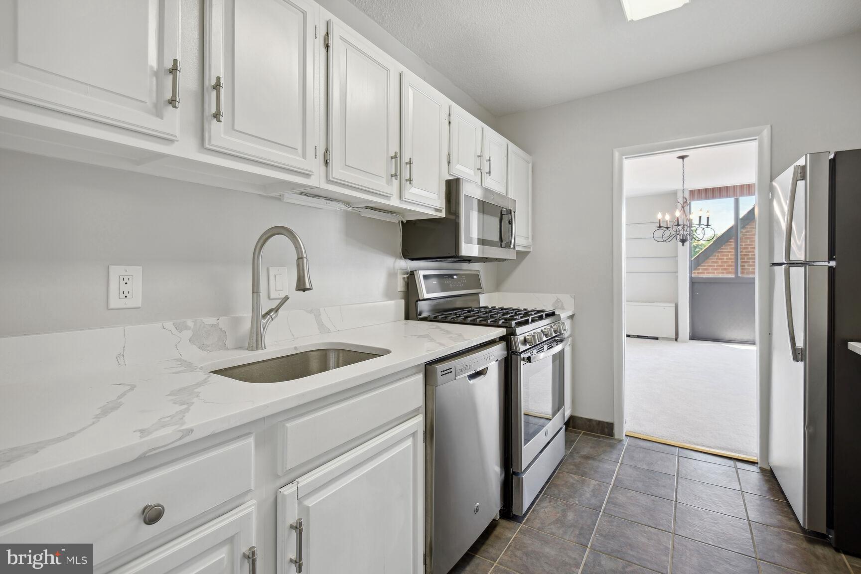 THE RIVIERA OF CHEVY CHASE - Residential