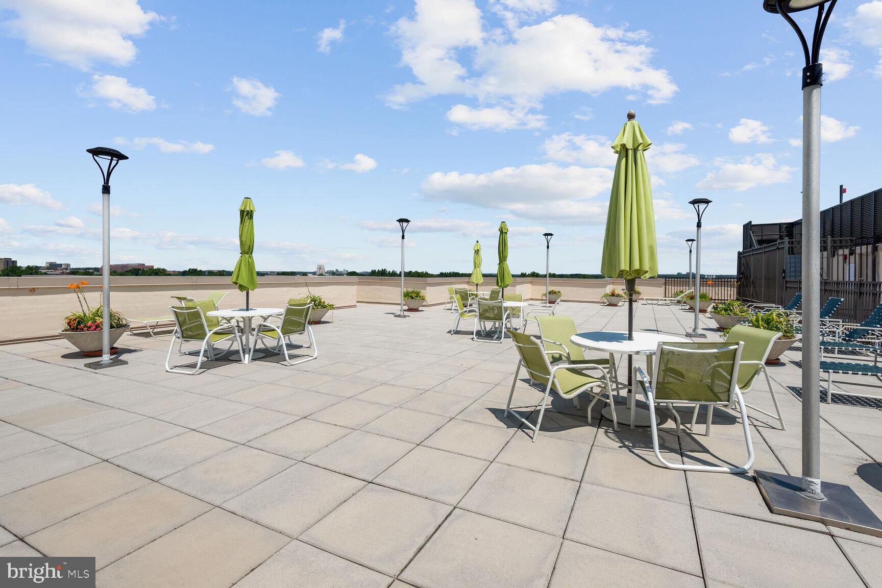 THE RIVIERA OF CHEVY CHASE - Residential