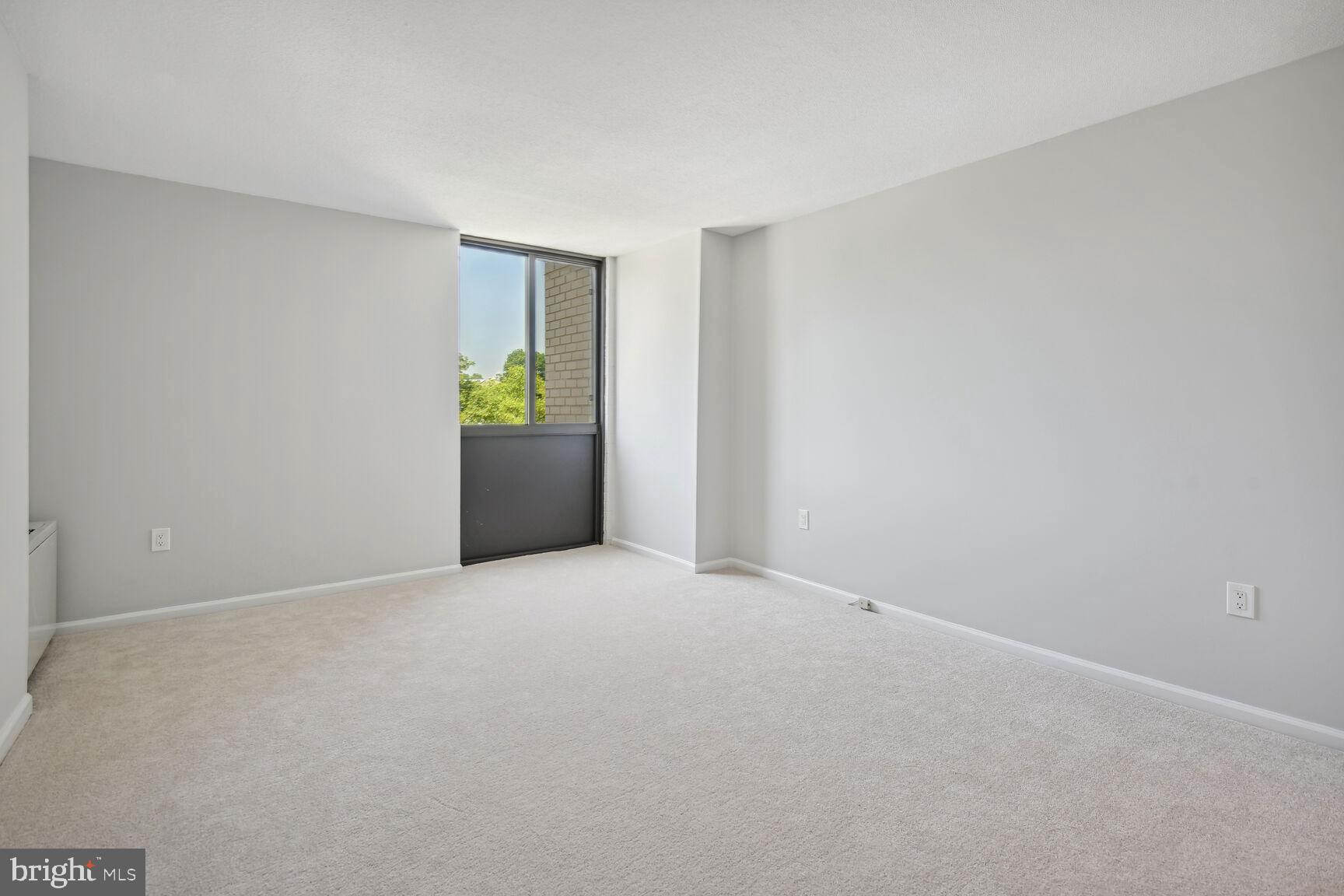 THE RIVIERA OF CHEVY CHASE - Residential