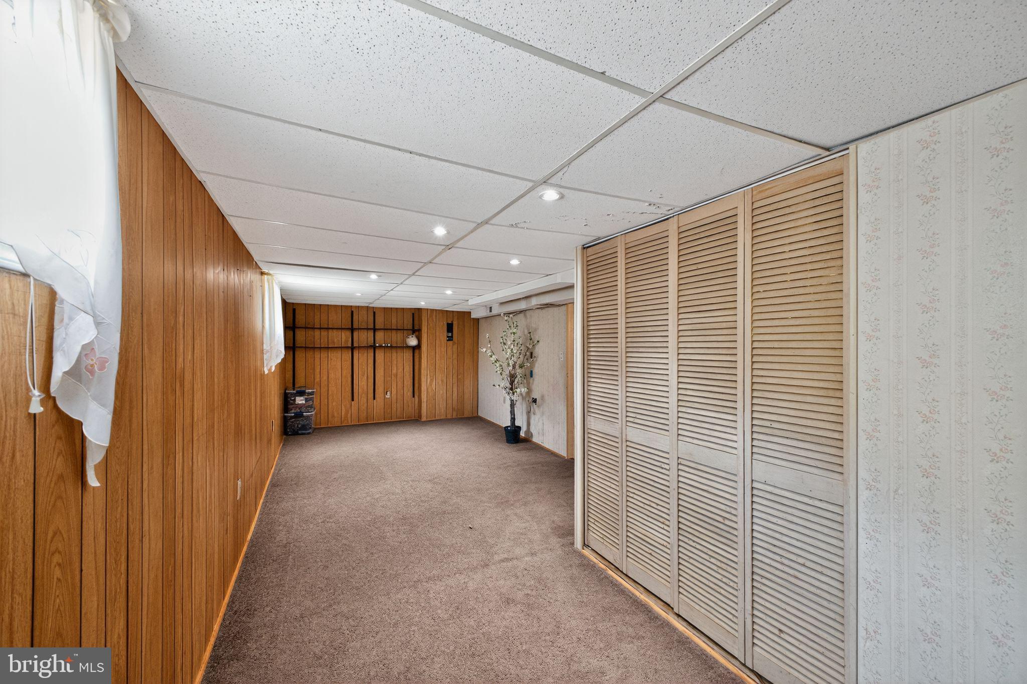 CATONSVILLE MANOR - Residential