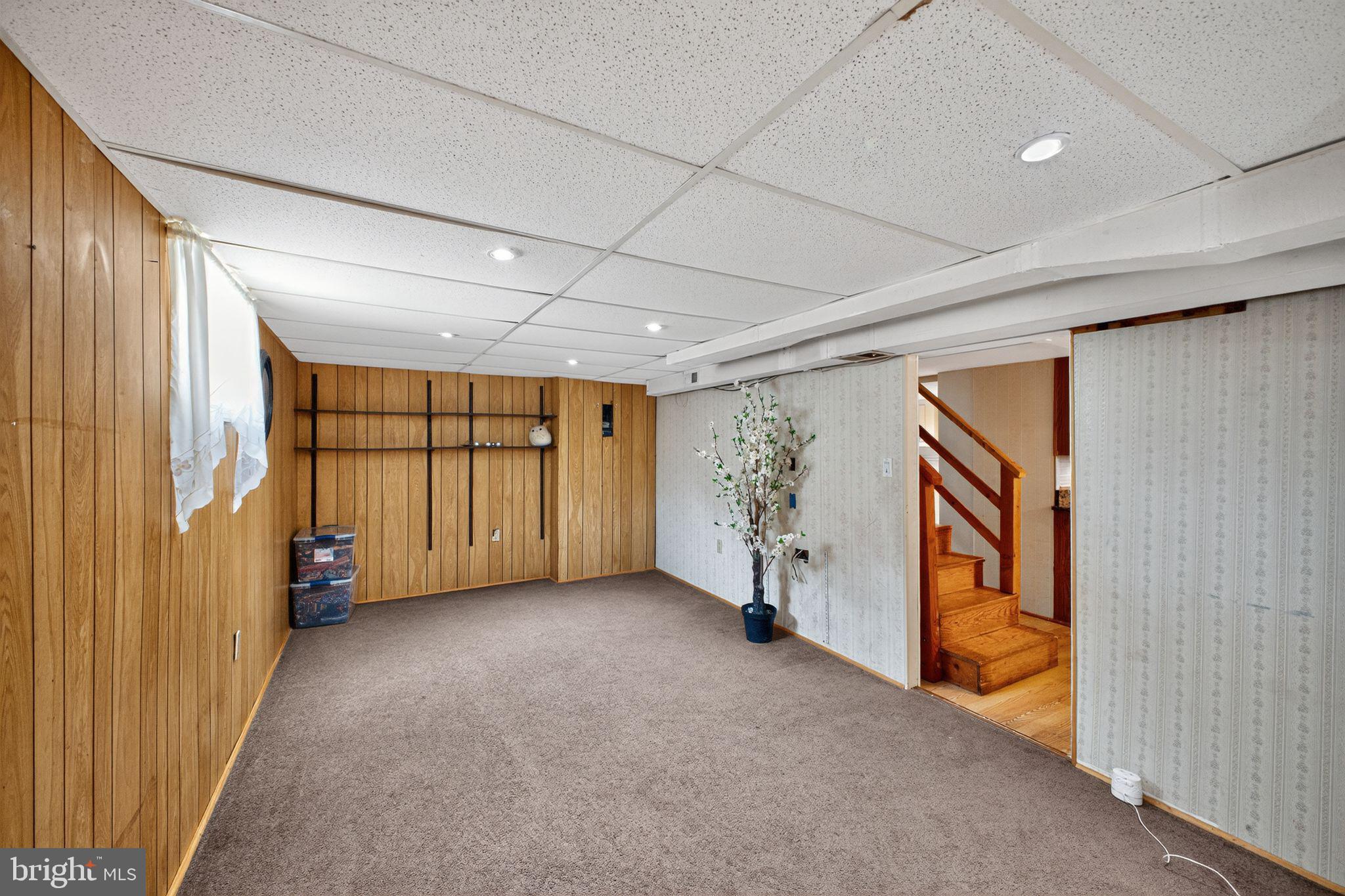CATONSVILLE MANOR - Residential