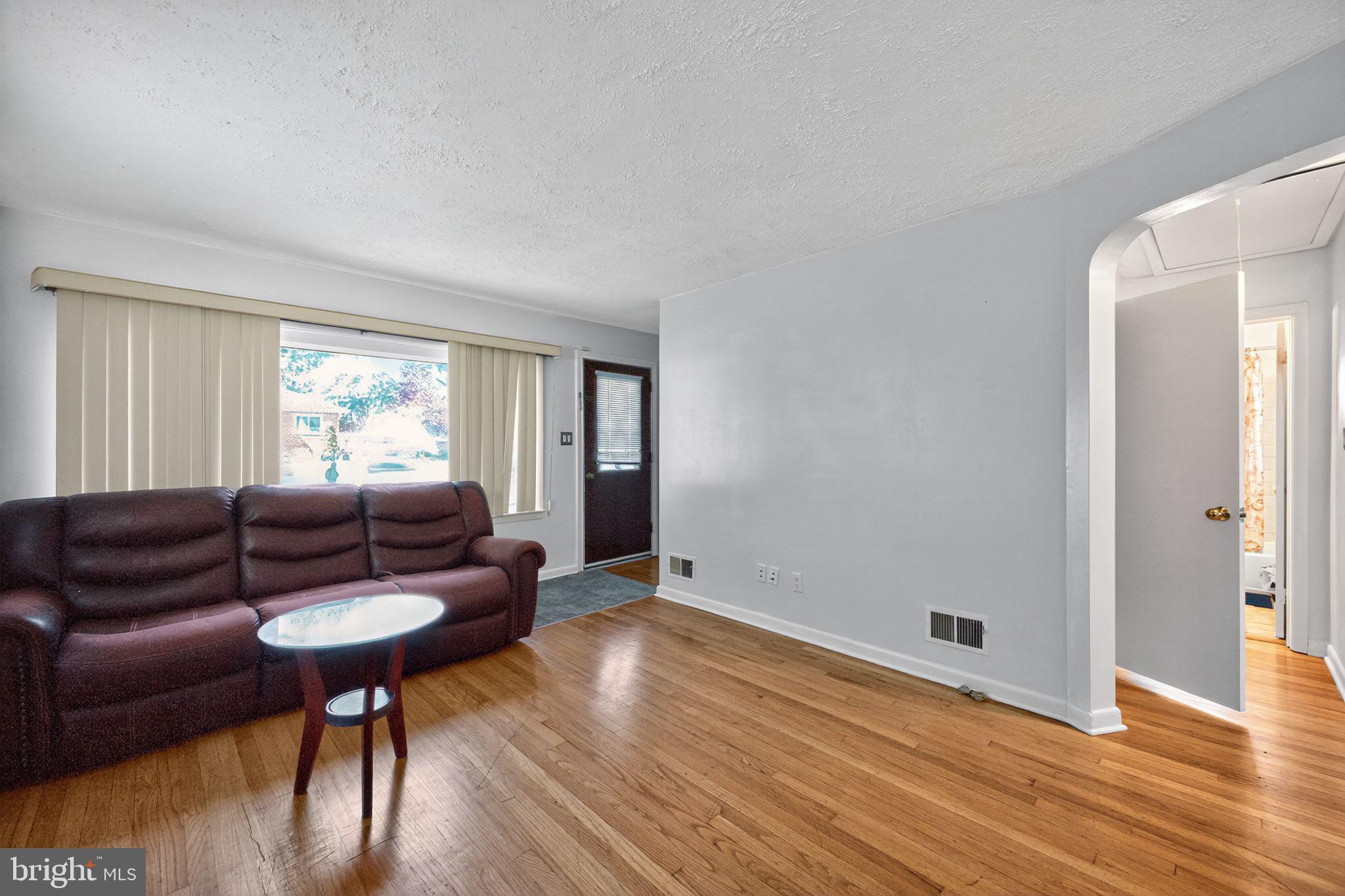 CATONSVILLE MANOR - Residential