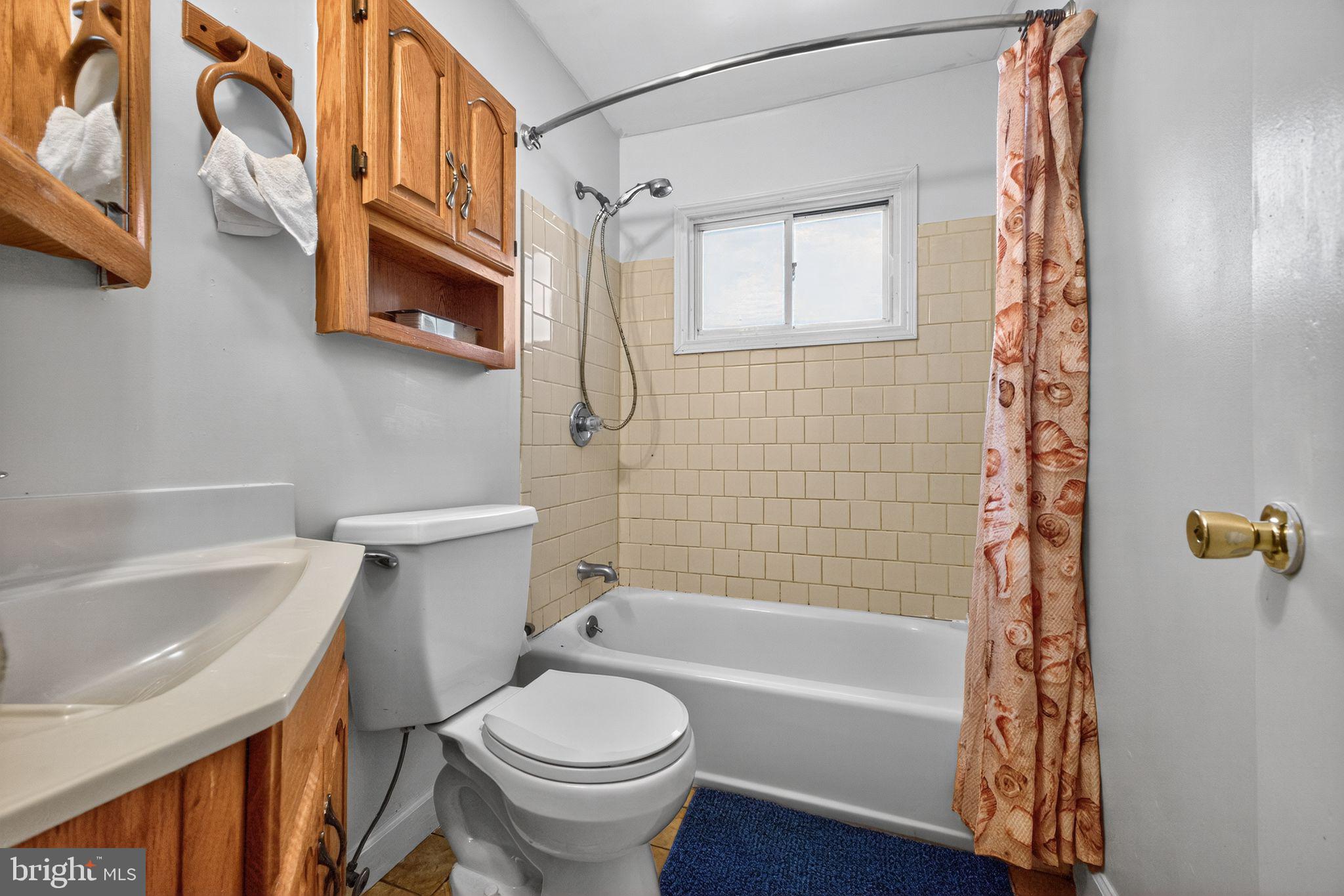 CATONSVILLE MANOR - Residential