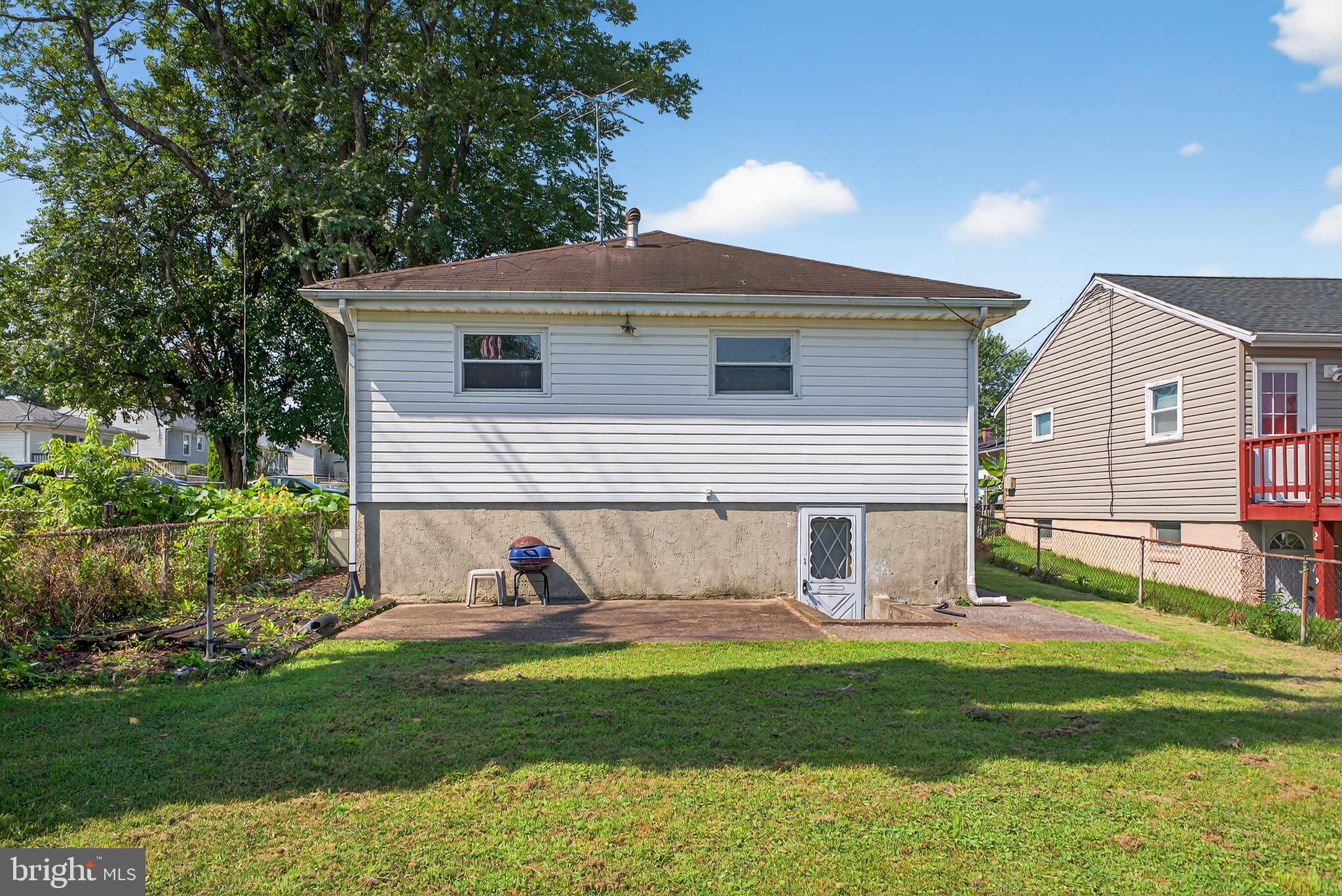 CATONSVILLE MANOR - Residential