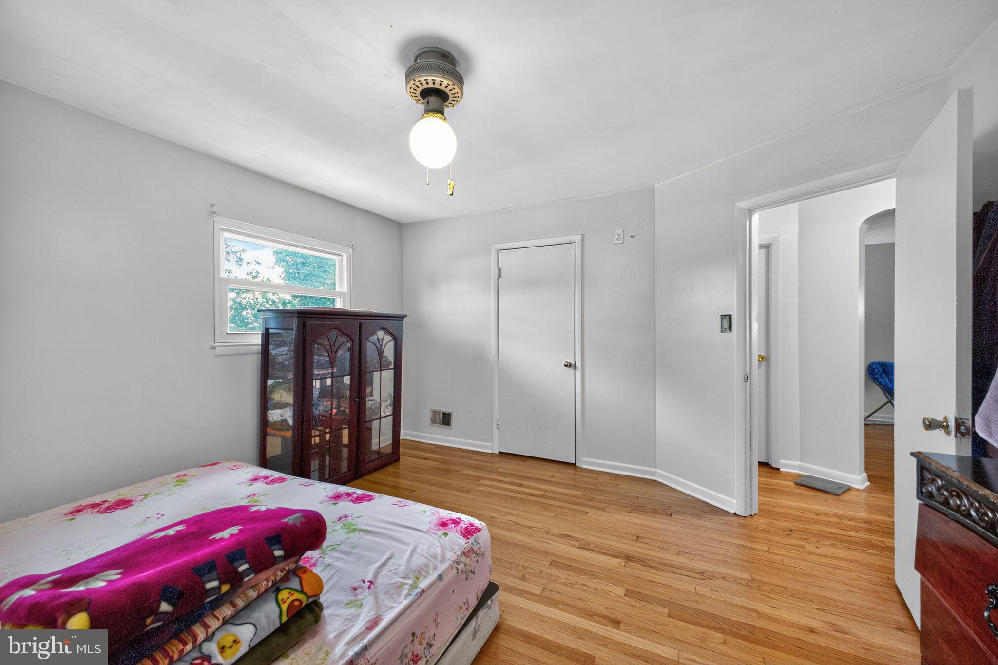 CATONSVILLE MANOR - Residential
