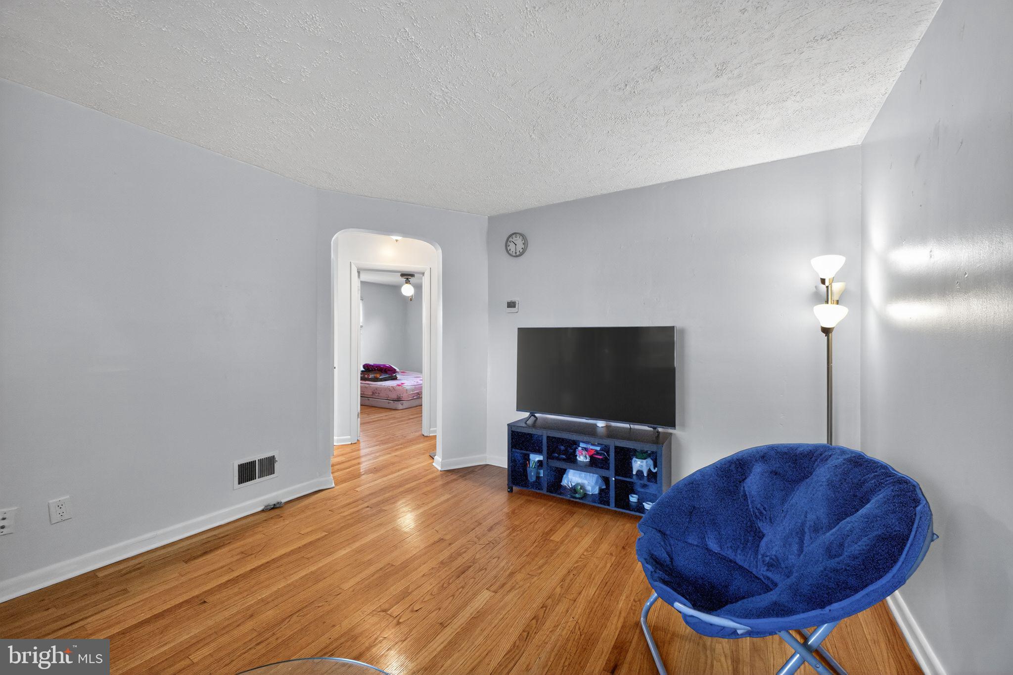 CATONSVILLE MANOR - Residential