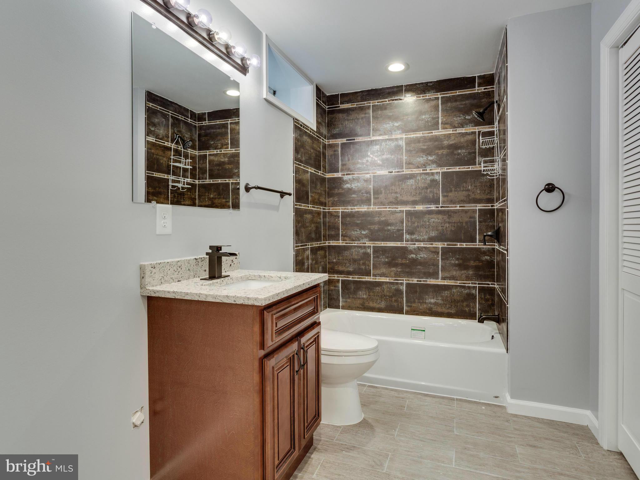 STRAWBERRY HILL EST SUB - Residential