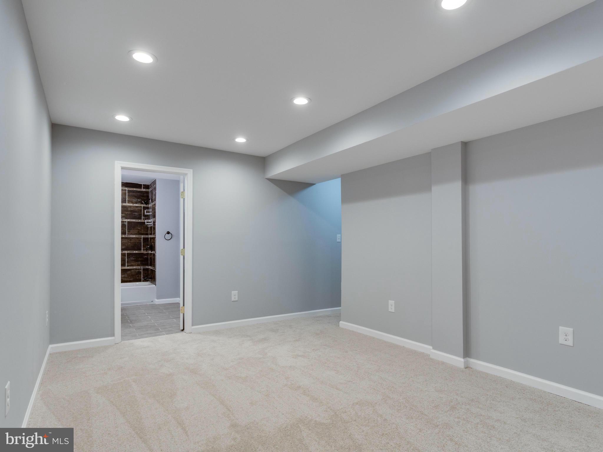 STRAWBERRY HILL EST SUB - Residential