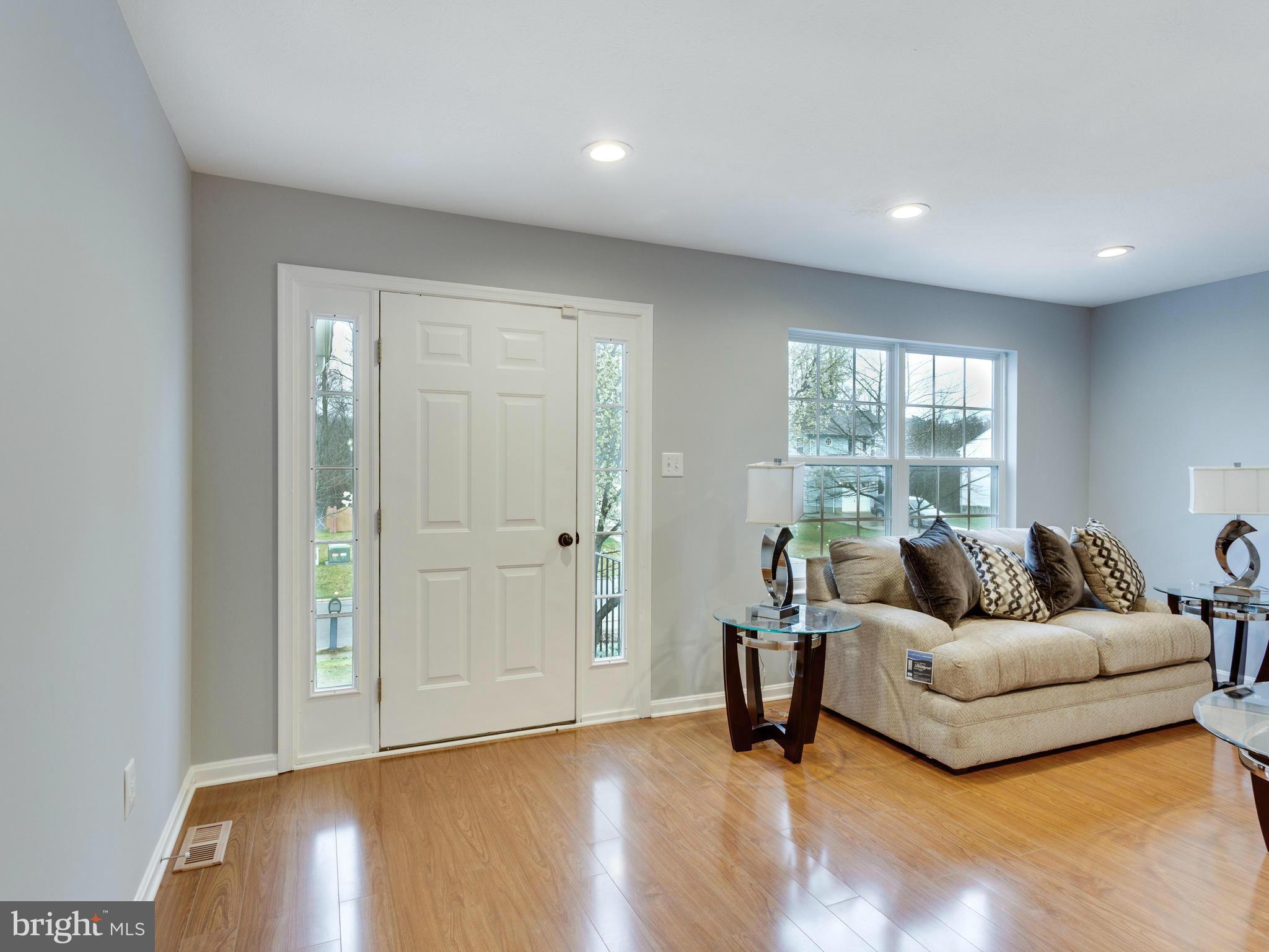 STRAWBERRY HILL EST SUB - Residential