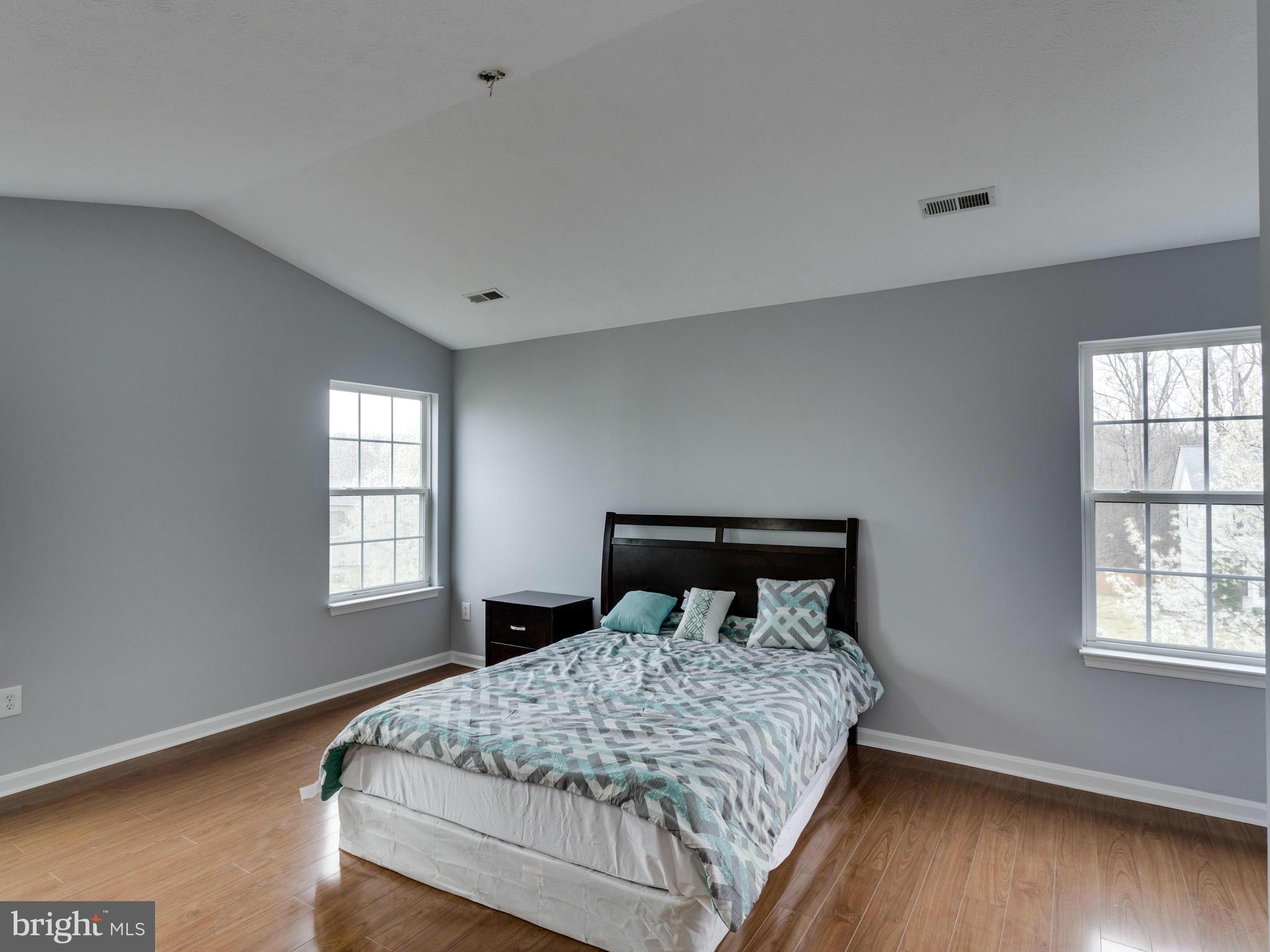 STRAWBERRY HILL EST SUB - Residential