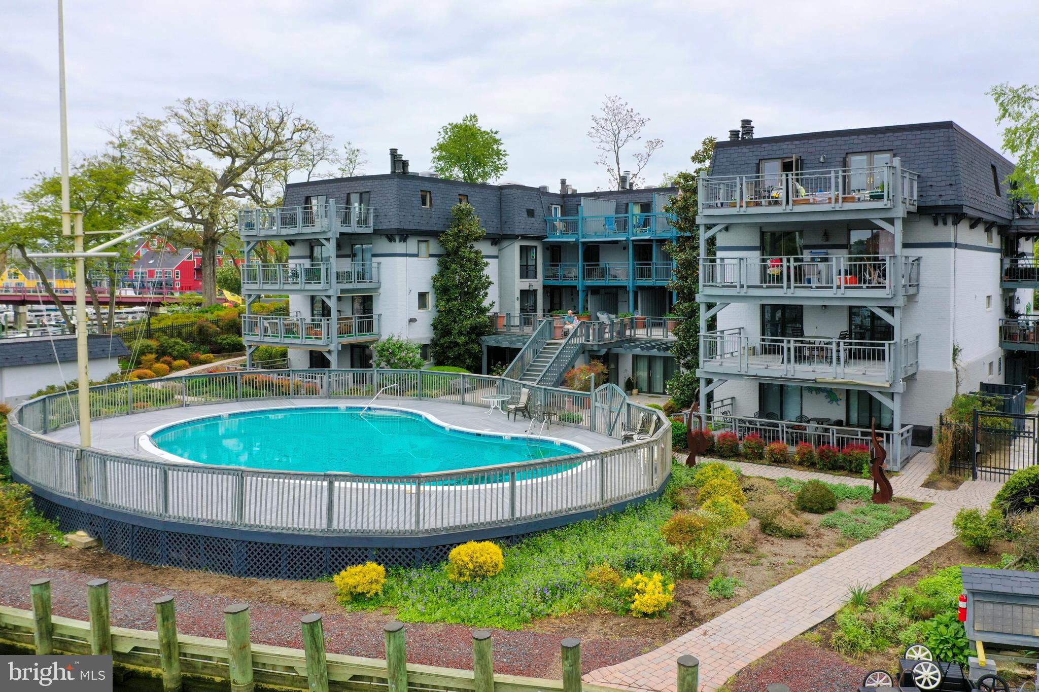 301 BURNSIDE STREET B 302
