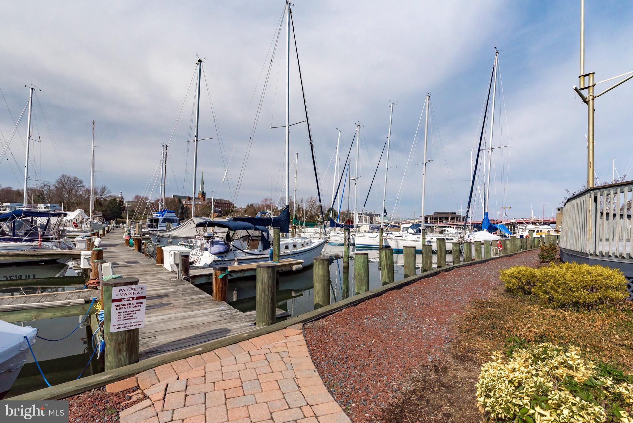 THE YACHT CLUB CONDOMINIUMS - Residential