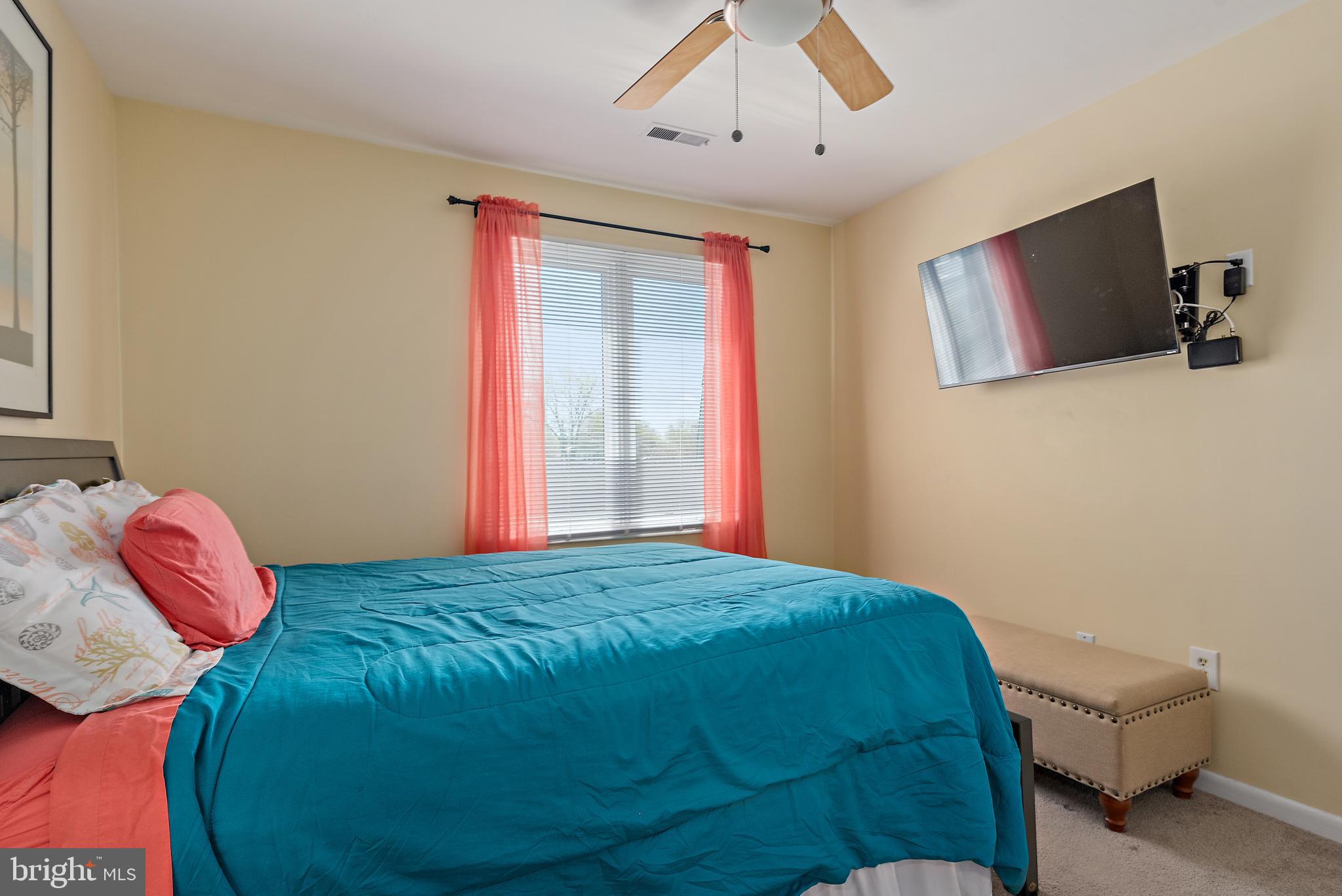 THE YACHT CLUB CONDOMINIUMS - Residential