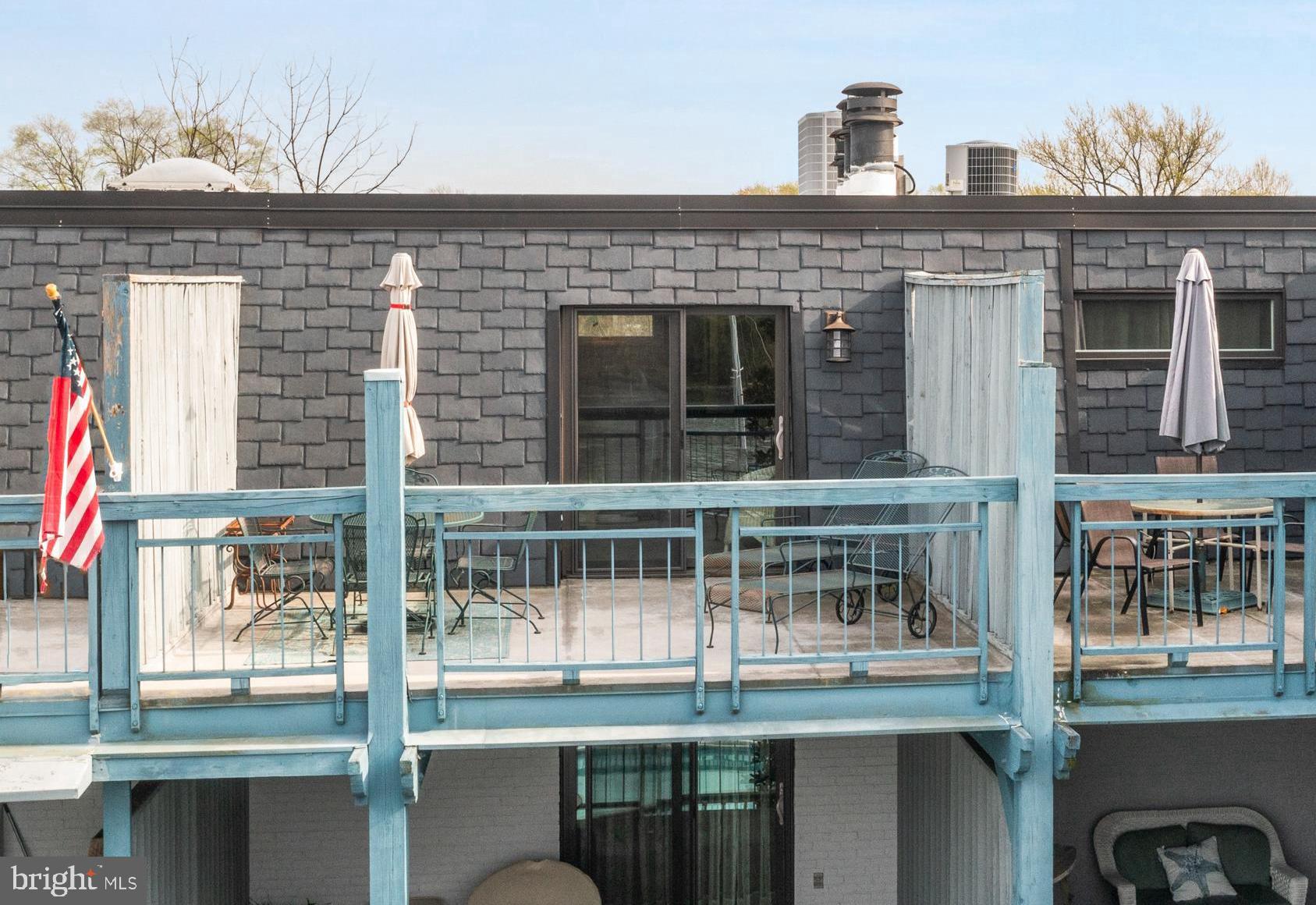 THE YACHT CLUB CONDOMINIUMS - Residential