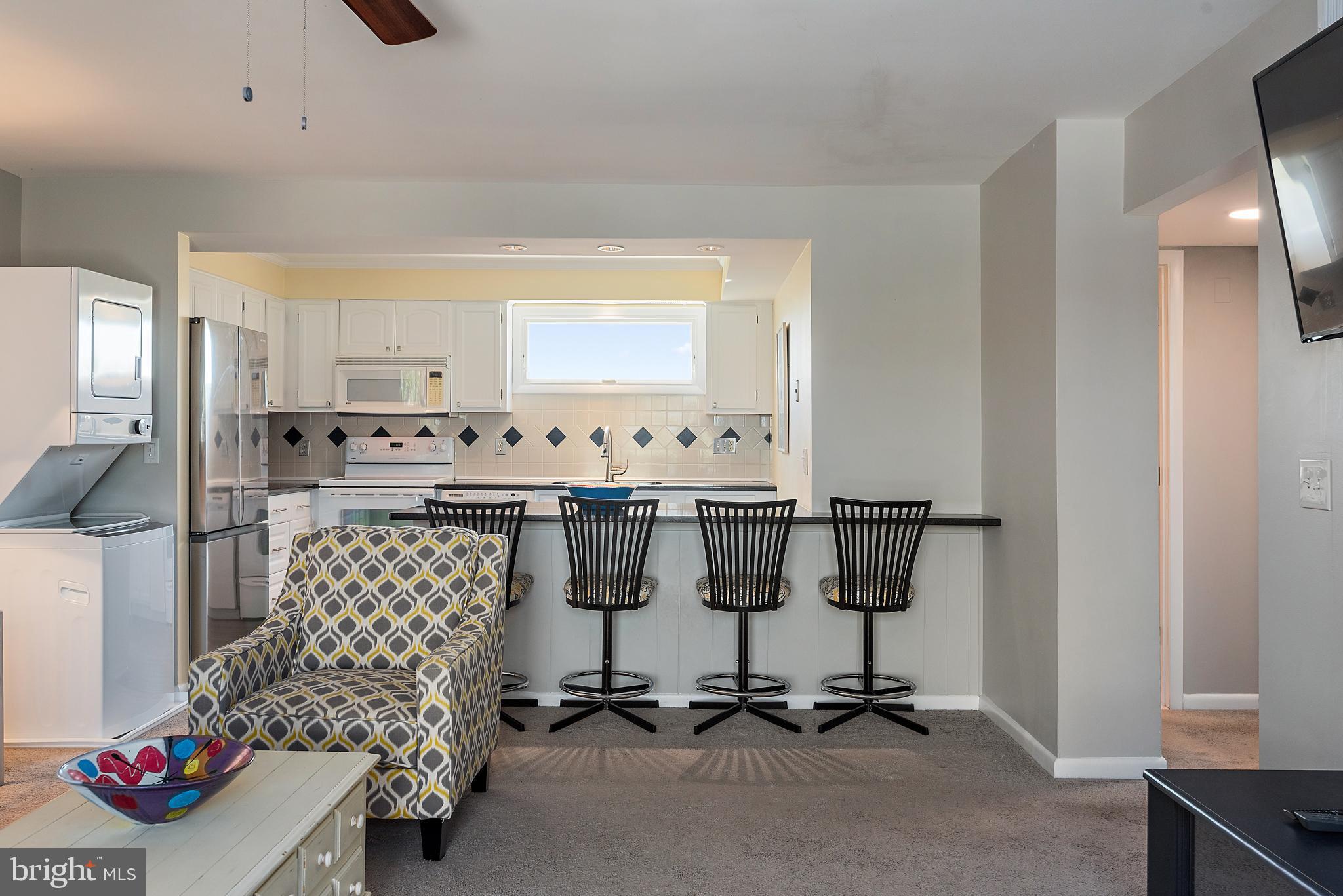 THE YACHT CLUB CONDOMINIUMS - Residential
