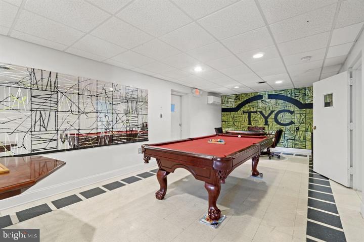 THE YACHT CLUB CONDOMINIUMS - Residential