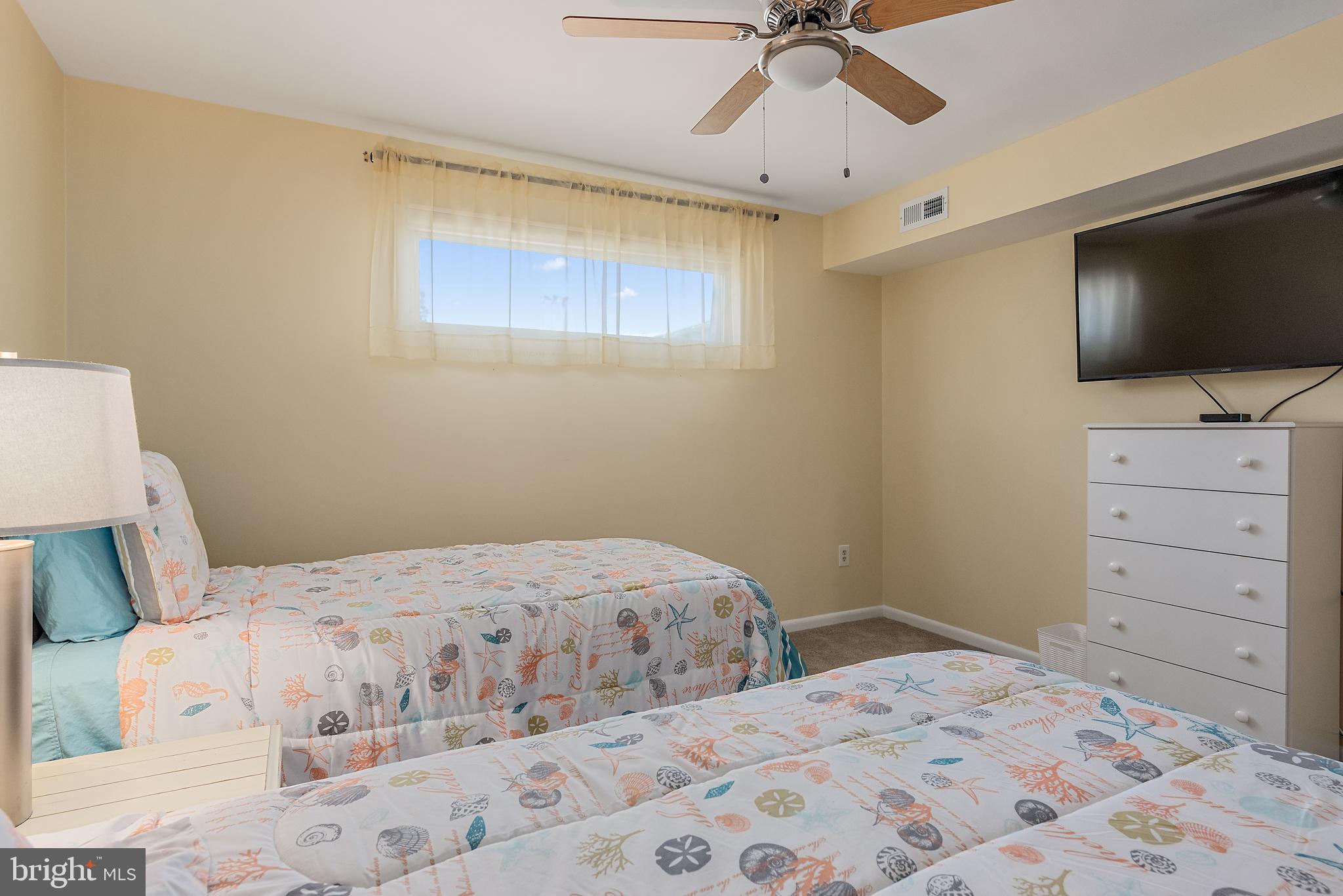 THE YACHT CLUB CONDOMINIUMS - Residential