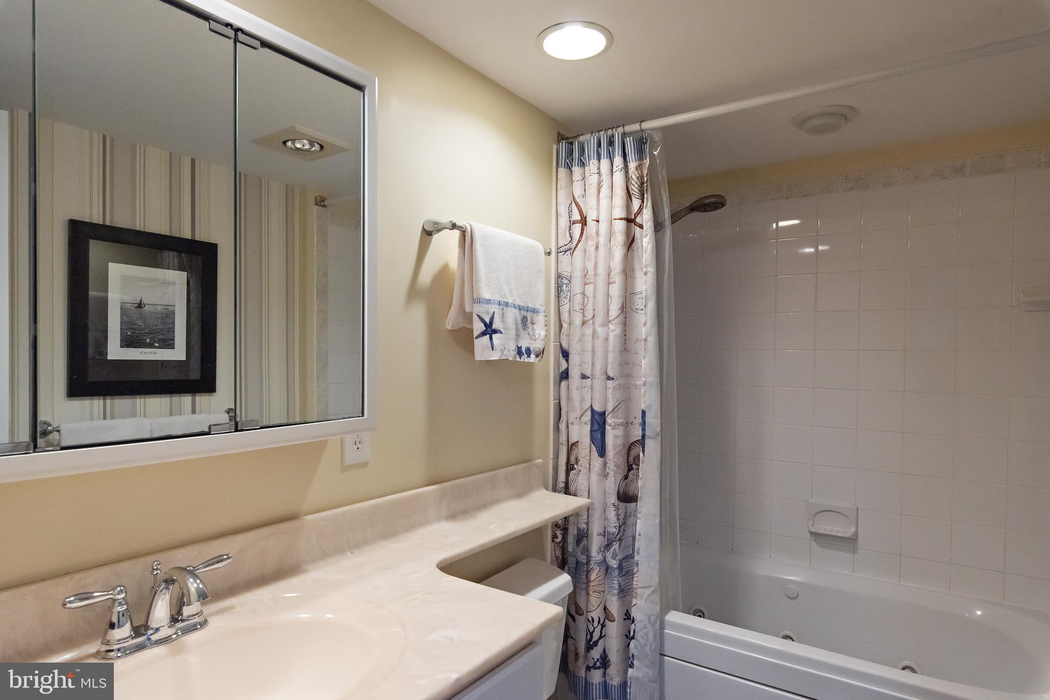 THE YACHT CLUB CONDOMINIUMS - Residential
