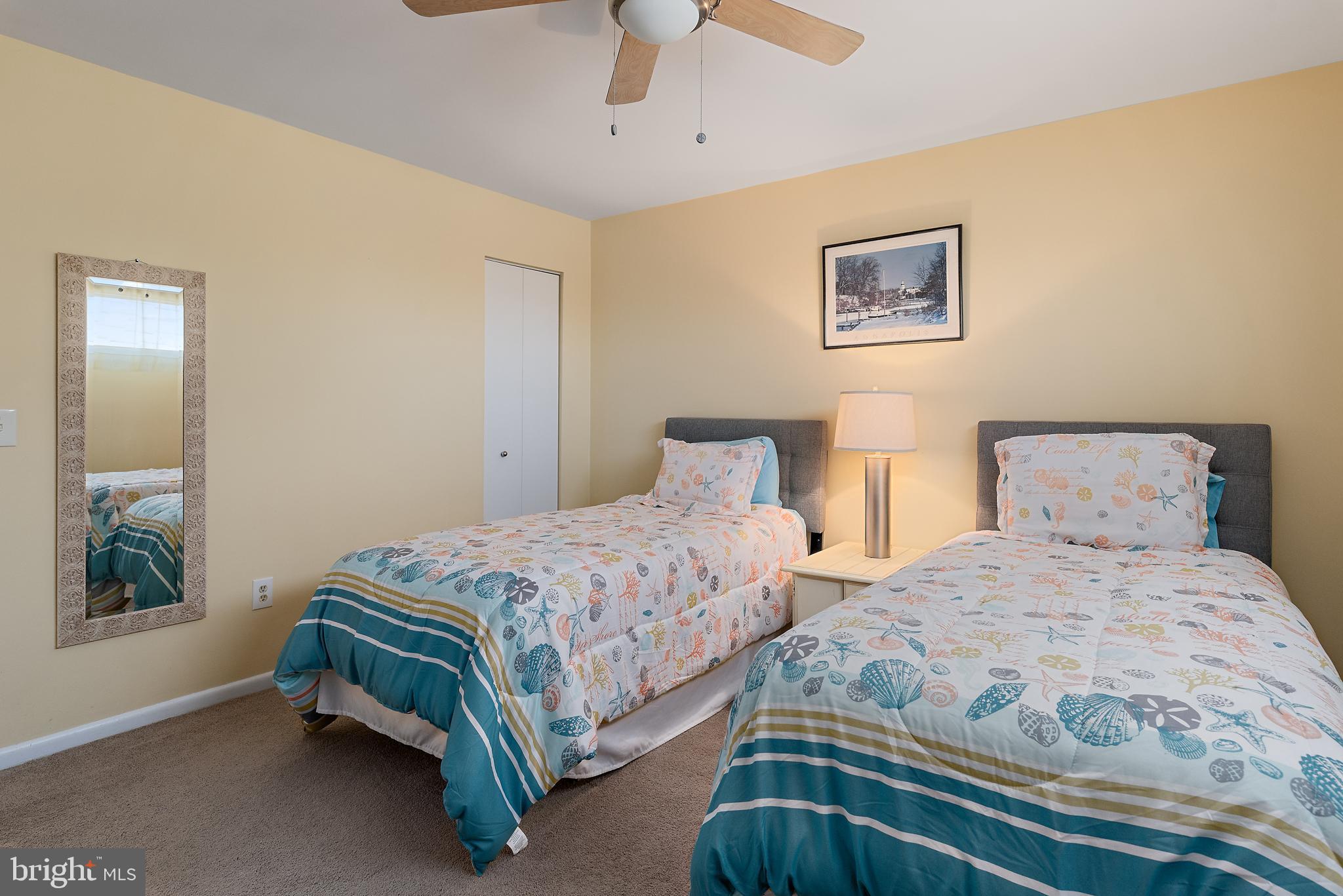 THE YACHT CLUB CONDOMINIUMS - Residential