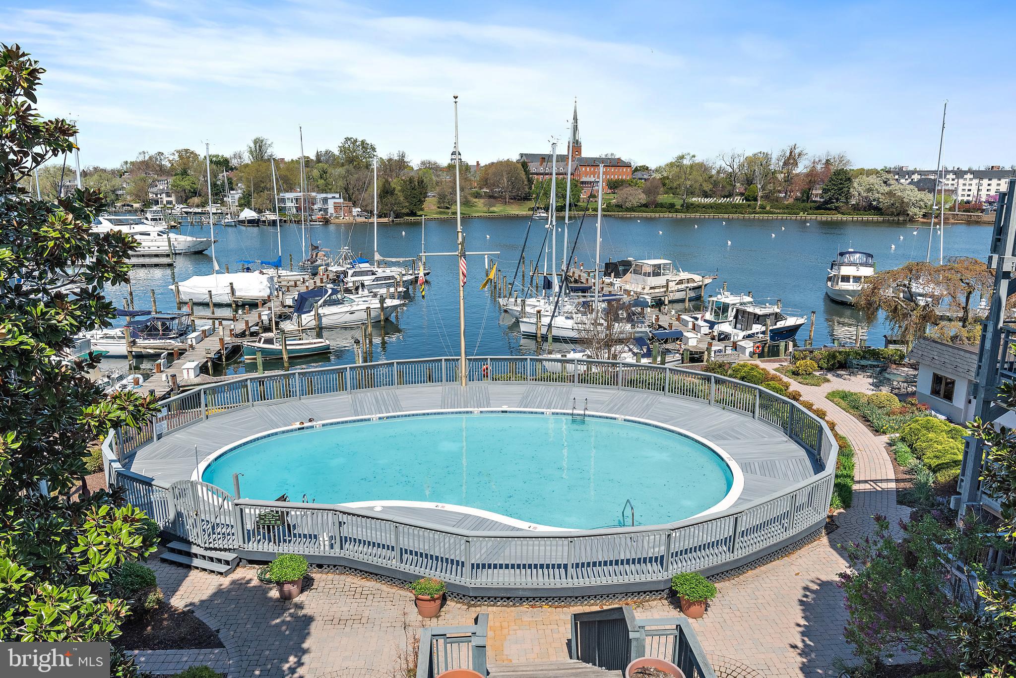 THE YACHT CLUB CONDOMINIUMS - Residential