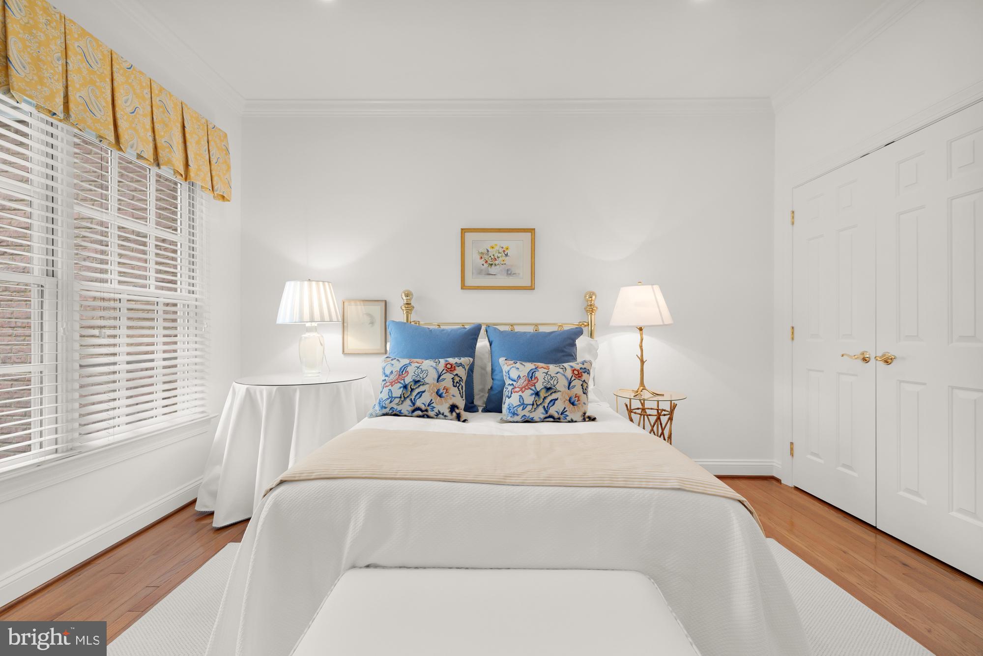 CHEVY CHASE MEWS - Residential