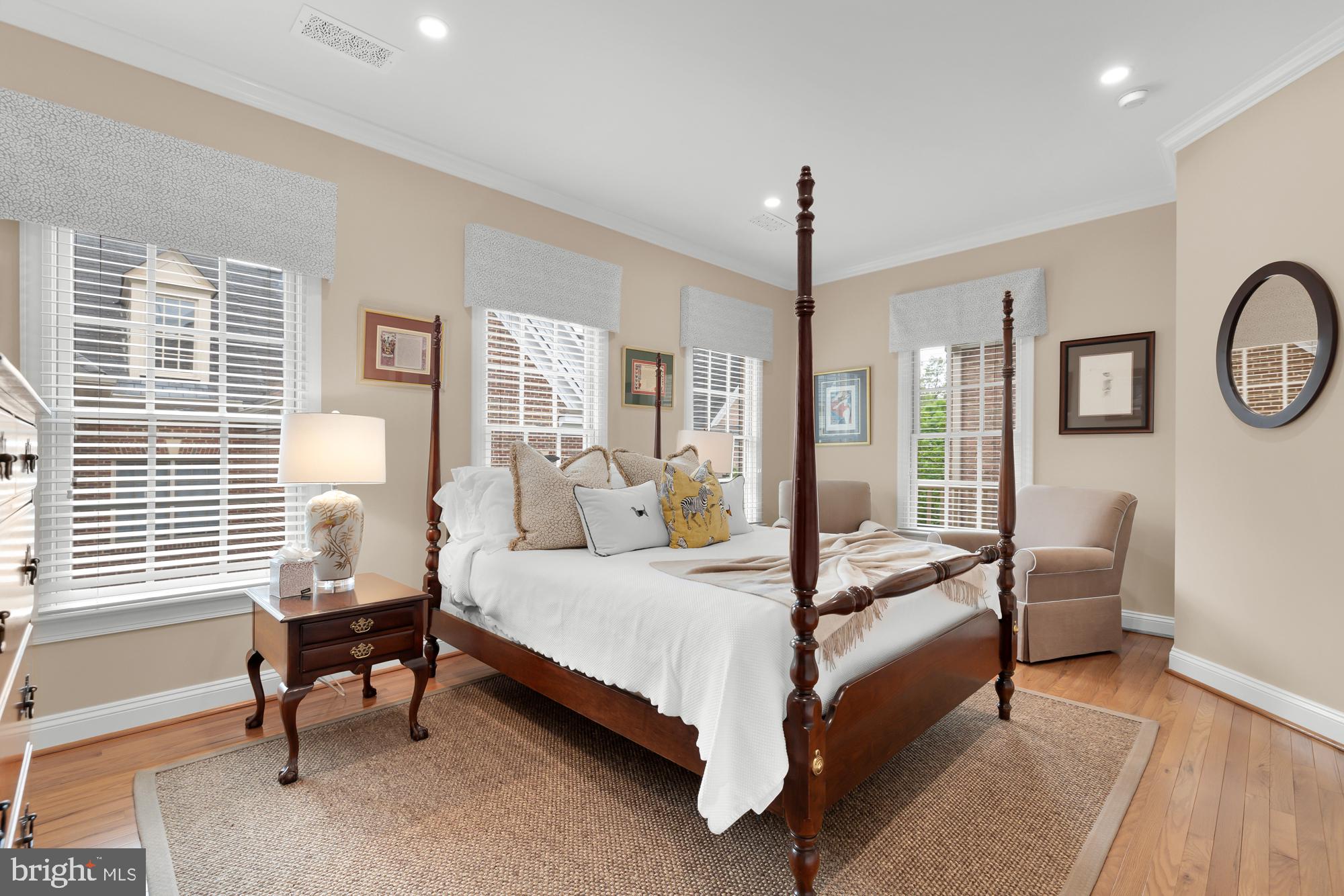 CHEVY CHASE MEWS - Residential