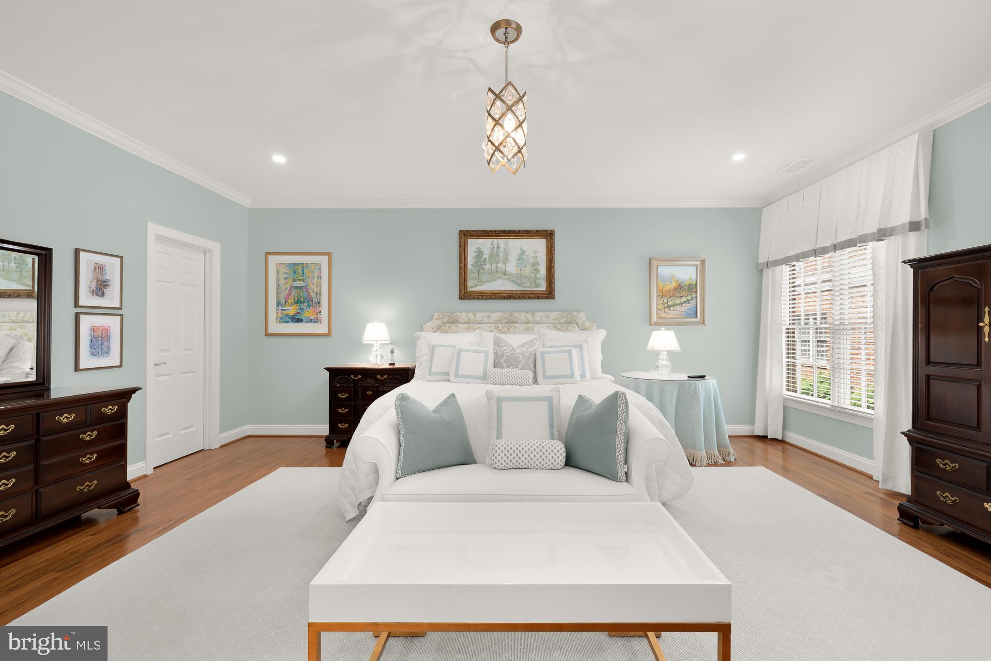 CHEVY CHASE MEWS - Residential