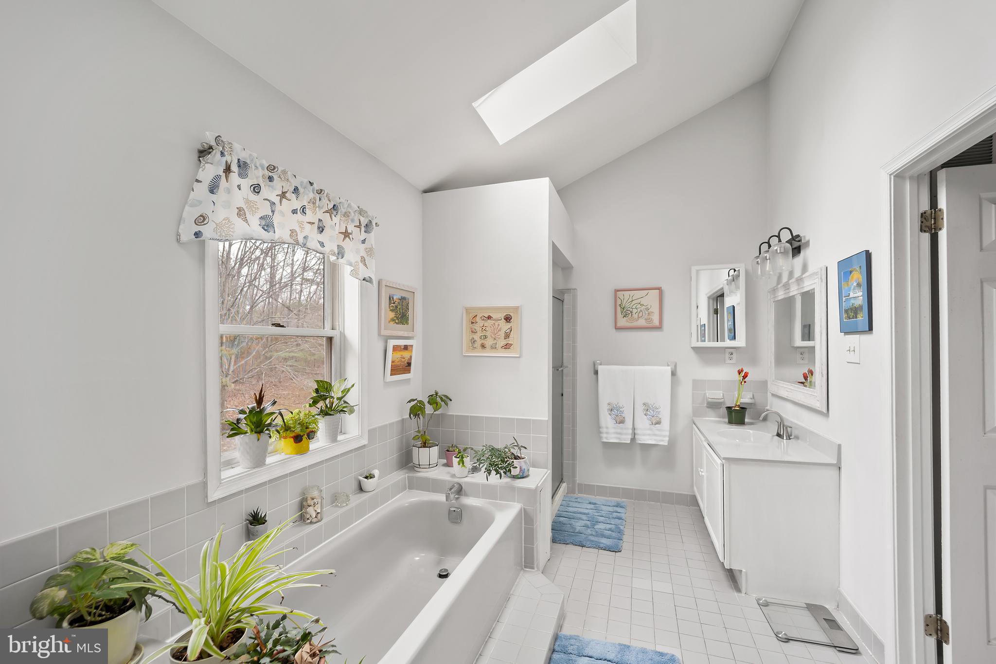 MONTGOMERY GREENE - Residential