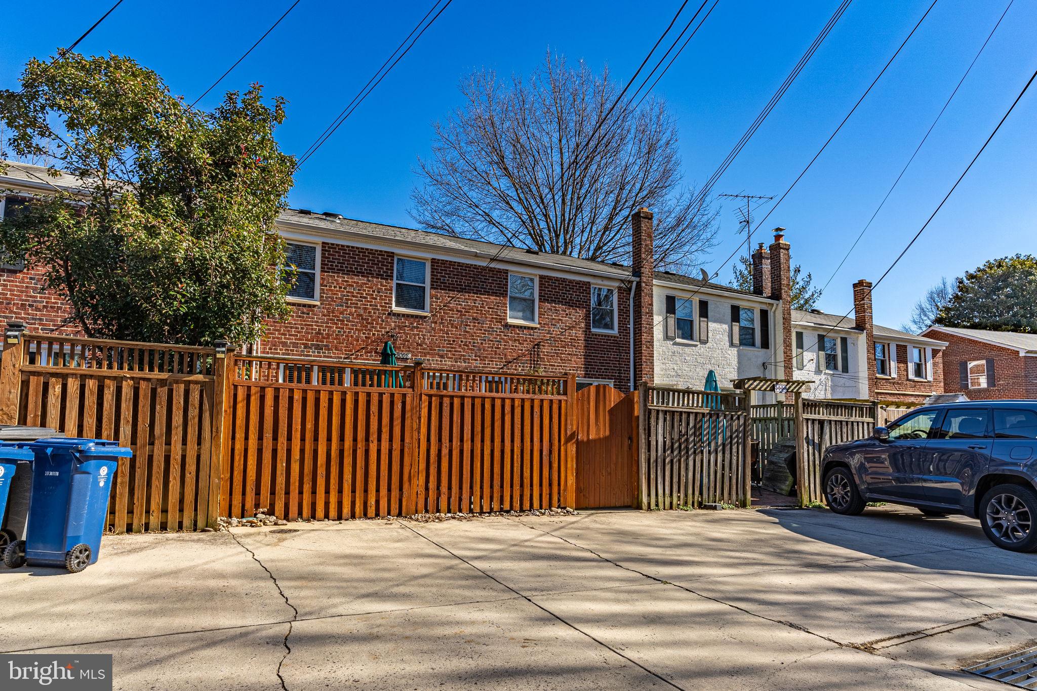 WARWICK VILLAGE - Residential Lease