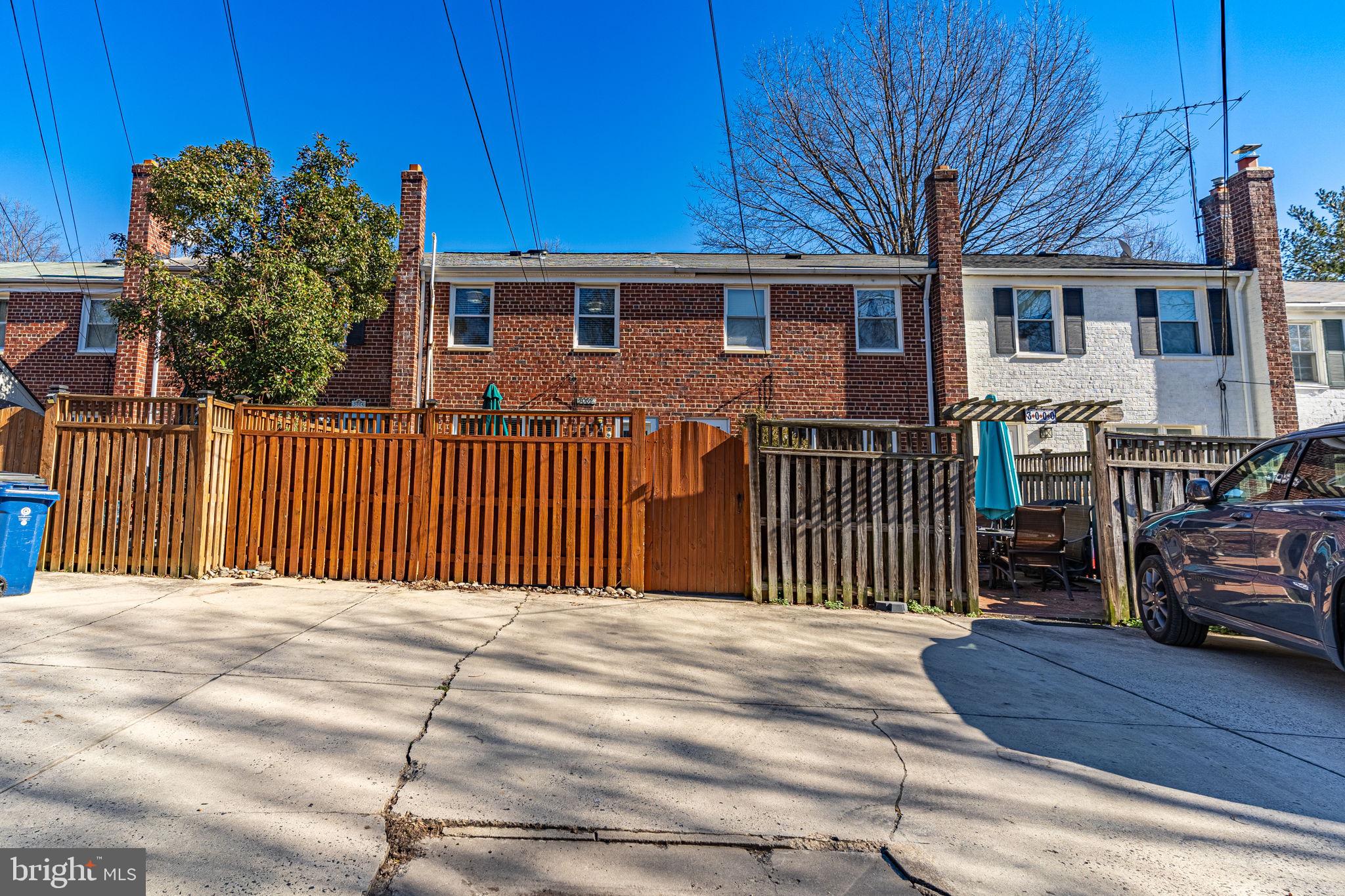 WARWICK VILLAGE - Residential Lease