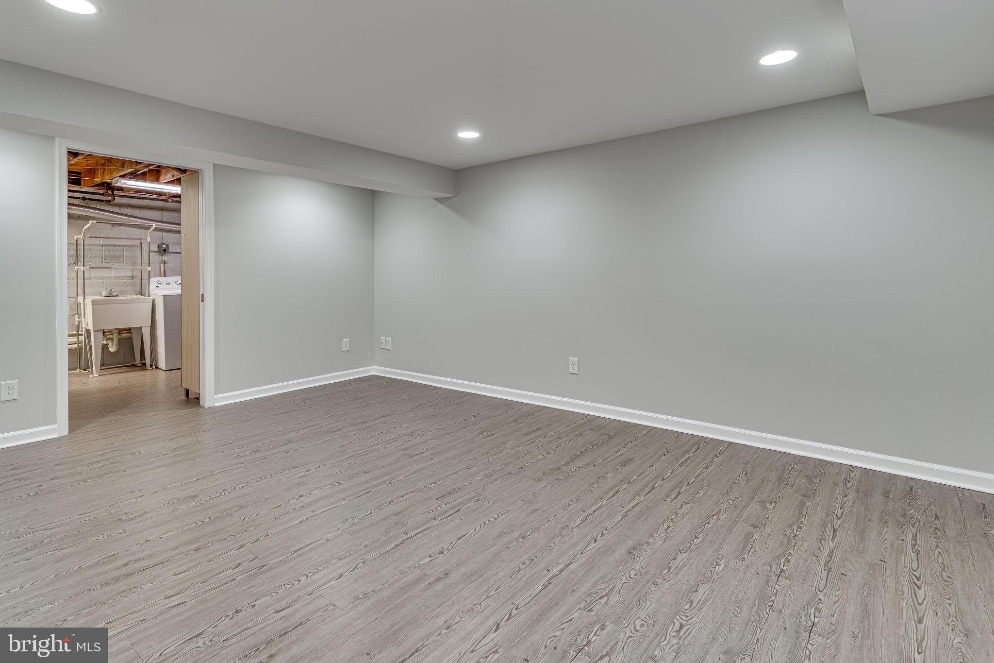 WARWICK VILLAGE - Residential Lease