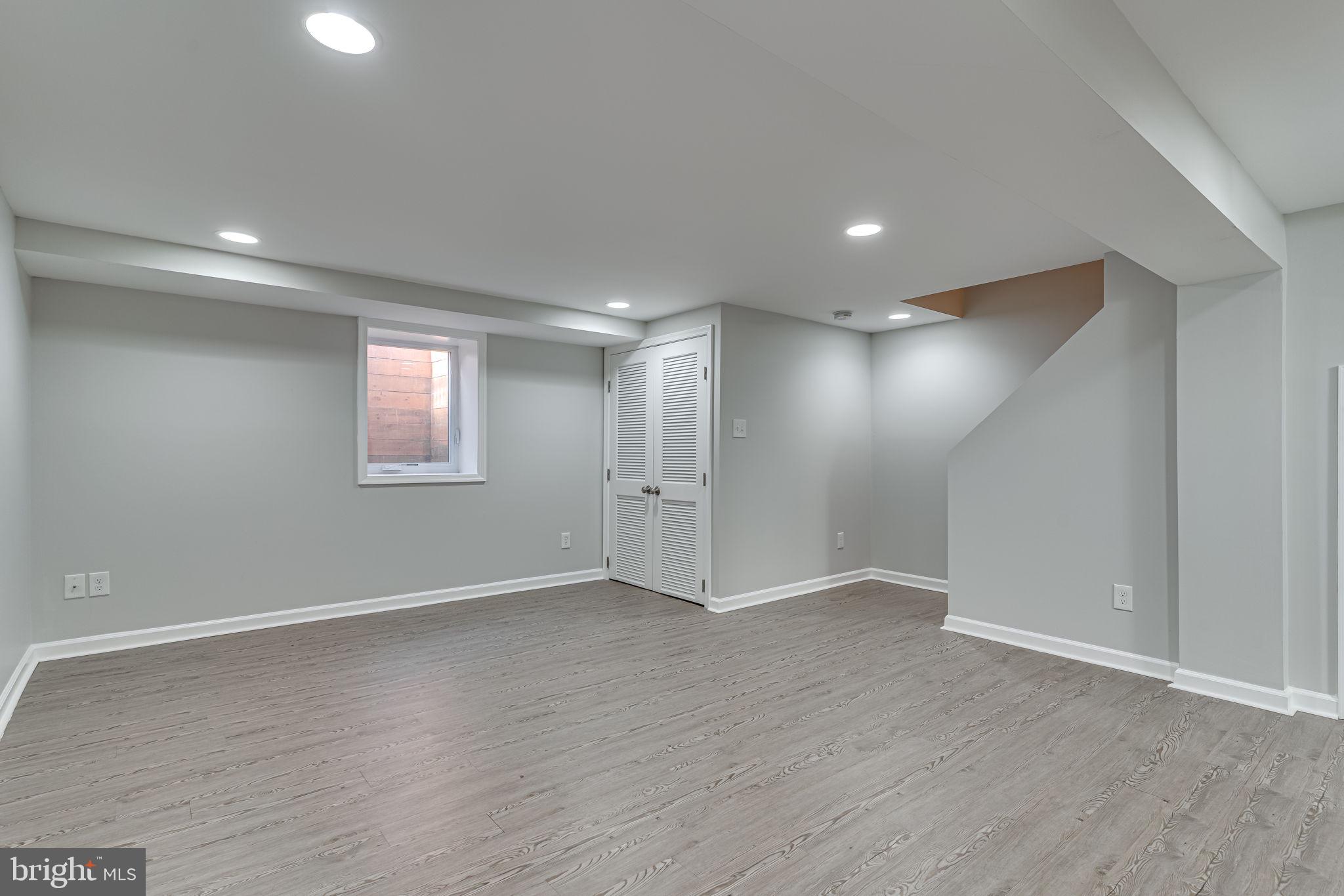 WARWICK VILLAGE - Residential Lease