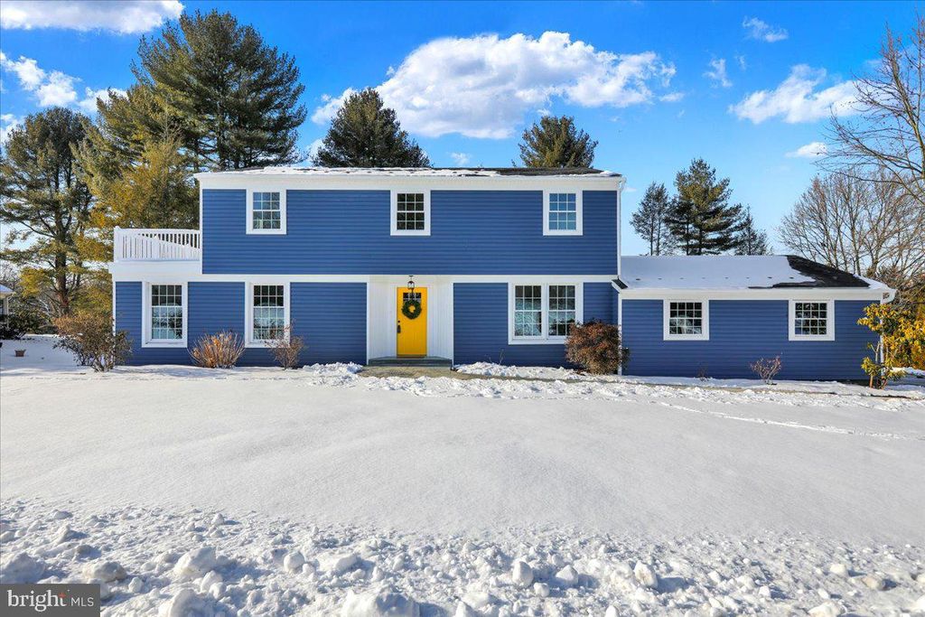 Photo of 2303 Louxmont Drive, LANCASTER, PA 17603 (MLS # PALA2062896)