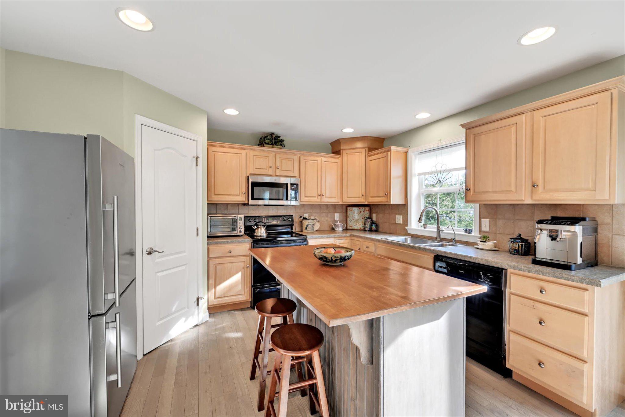 CLEARVIEW GARDENS - Residential