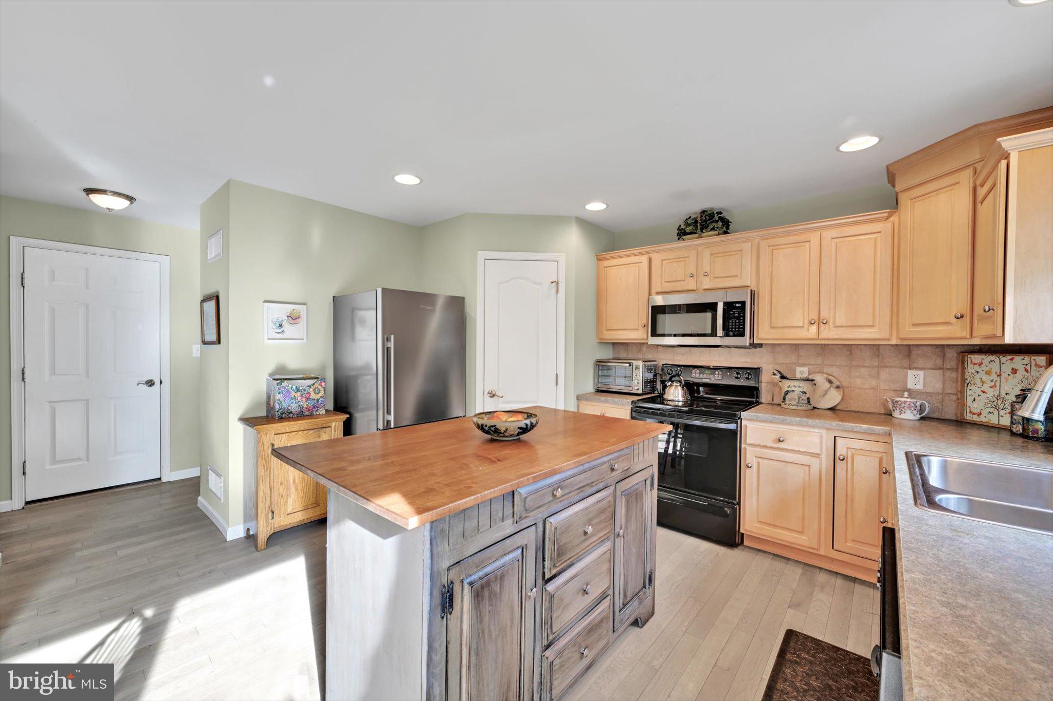 CLEARVIEW GARDENS - Residential