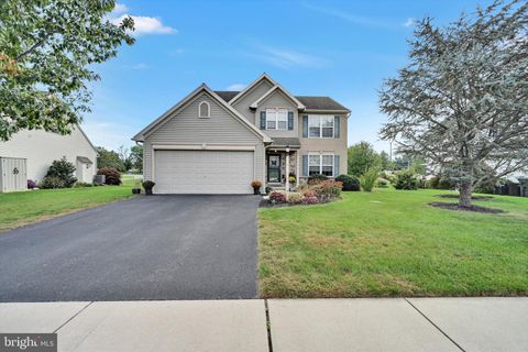 Photo of 114 Bloomfield Drive, EPHRATA, PA 17522 (MLS # PALA2077874)