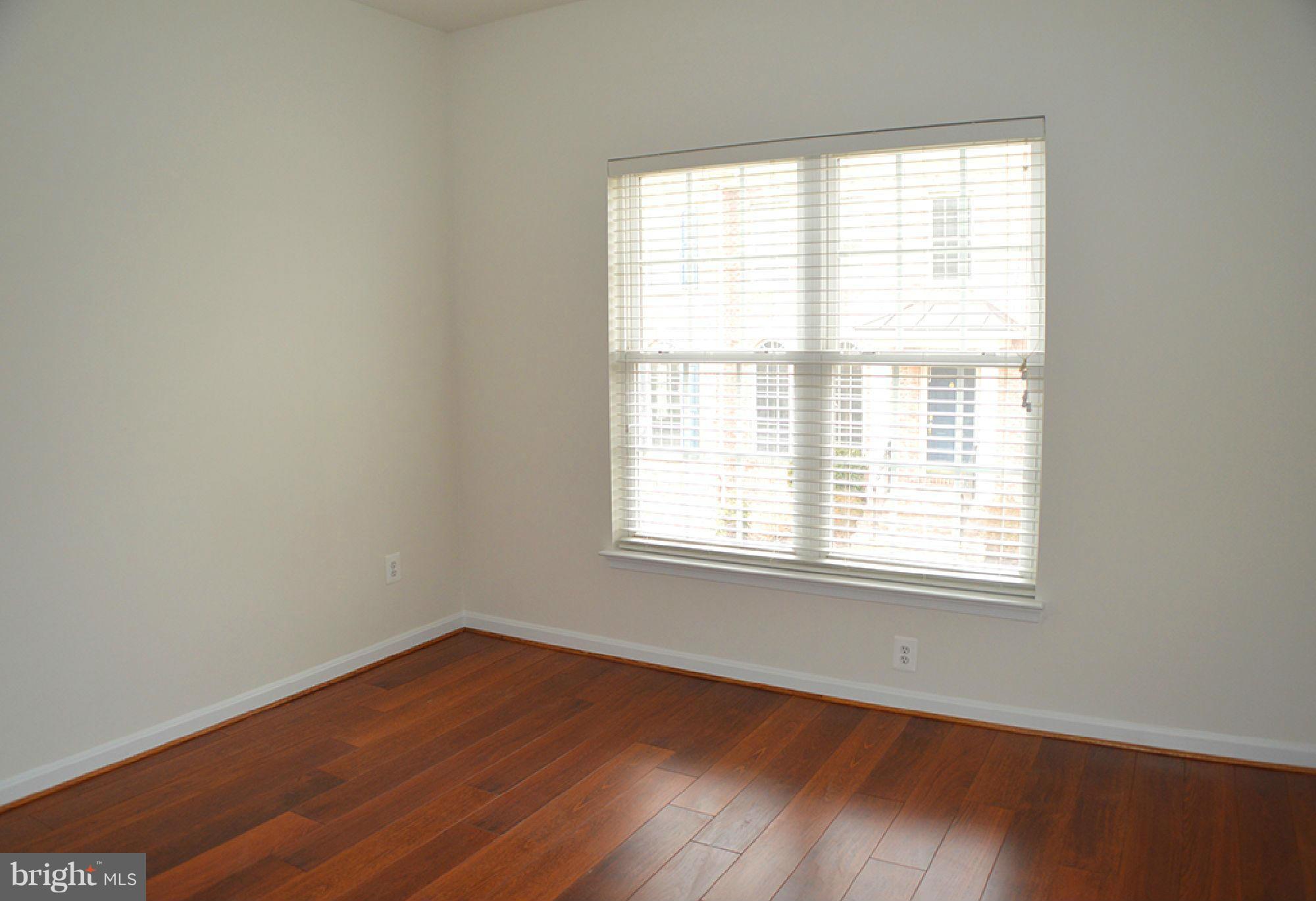 LANSDOWNE ON THE POTOMAC - Residential