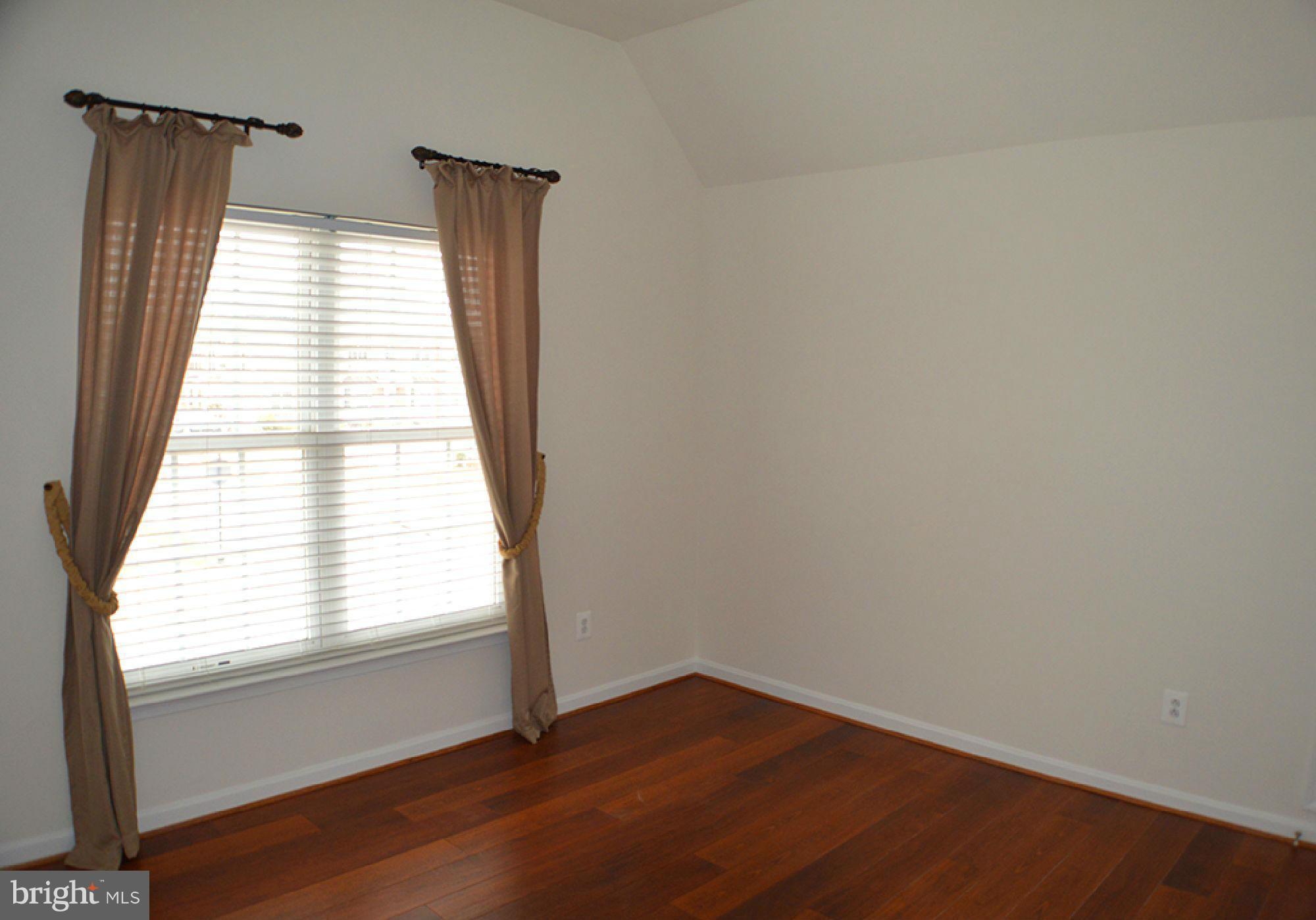 LANSDOWNE ON THE POTOMAC - Residential