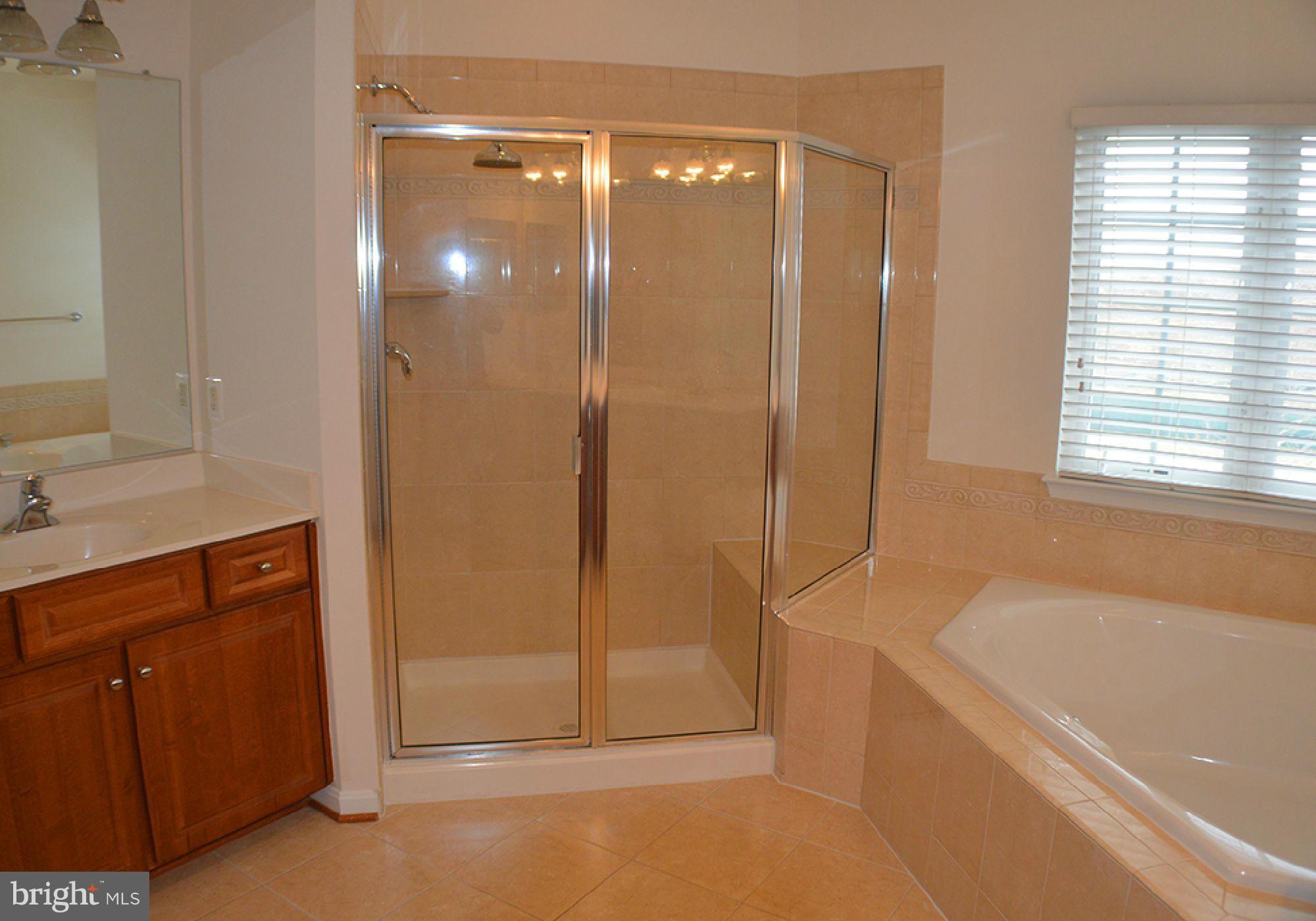 LANSDOWNE ON THE POTOMAC - Residential