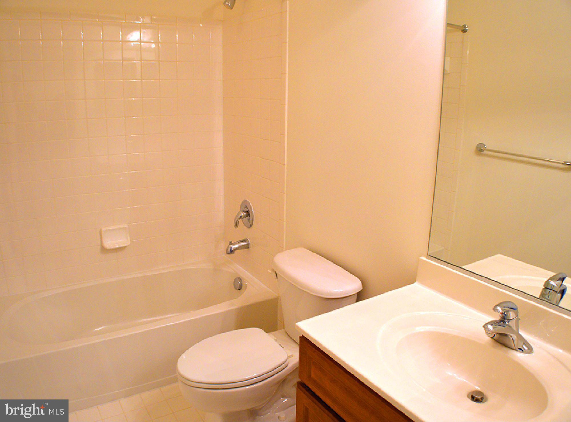 LANSDOWNE ON THE POTOMAC - Residential