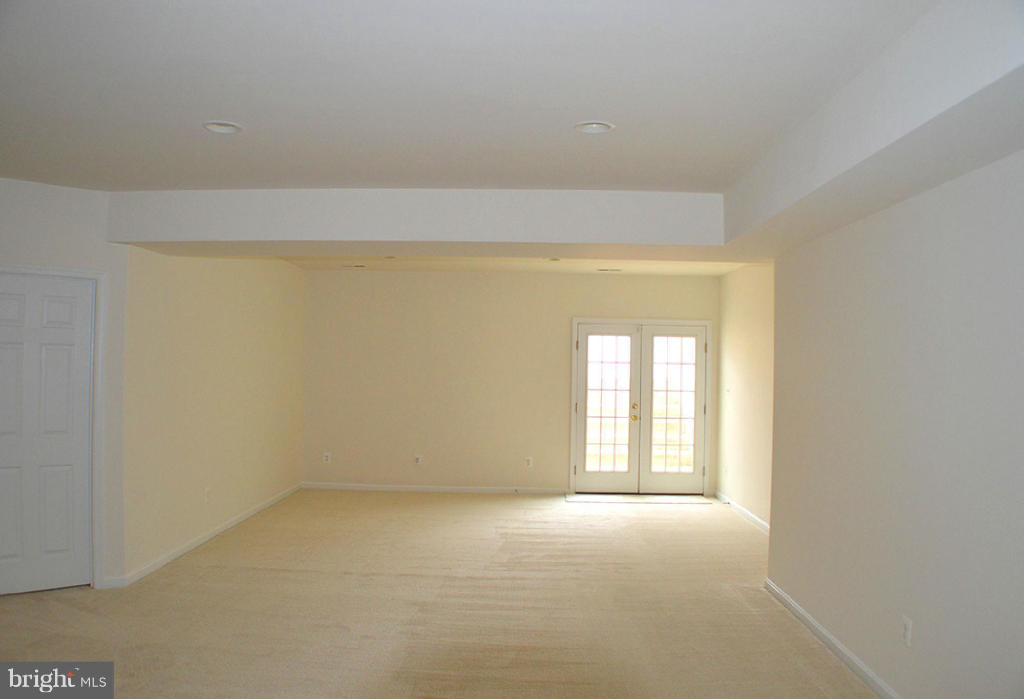 LANSDOWNE ON THE POTOMAC - Residential