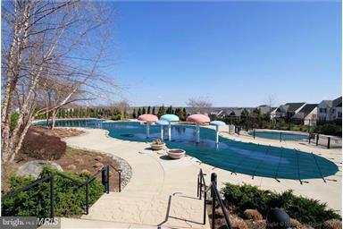 LANSDOWNE ON THE POTOMAC - Residential