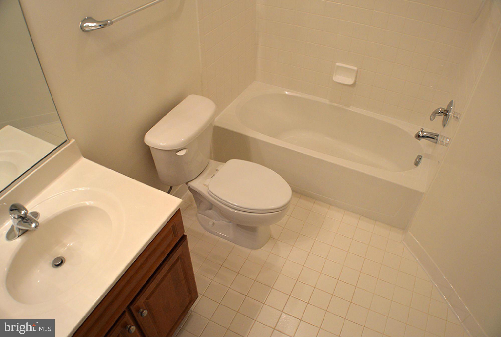 LANSDOWNE ON THE POTOMAC - Residential